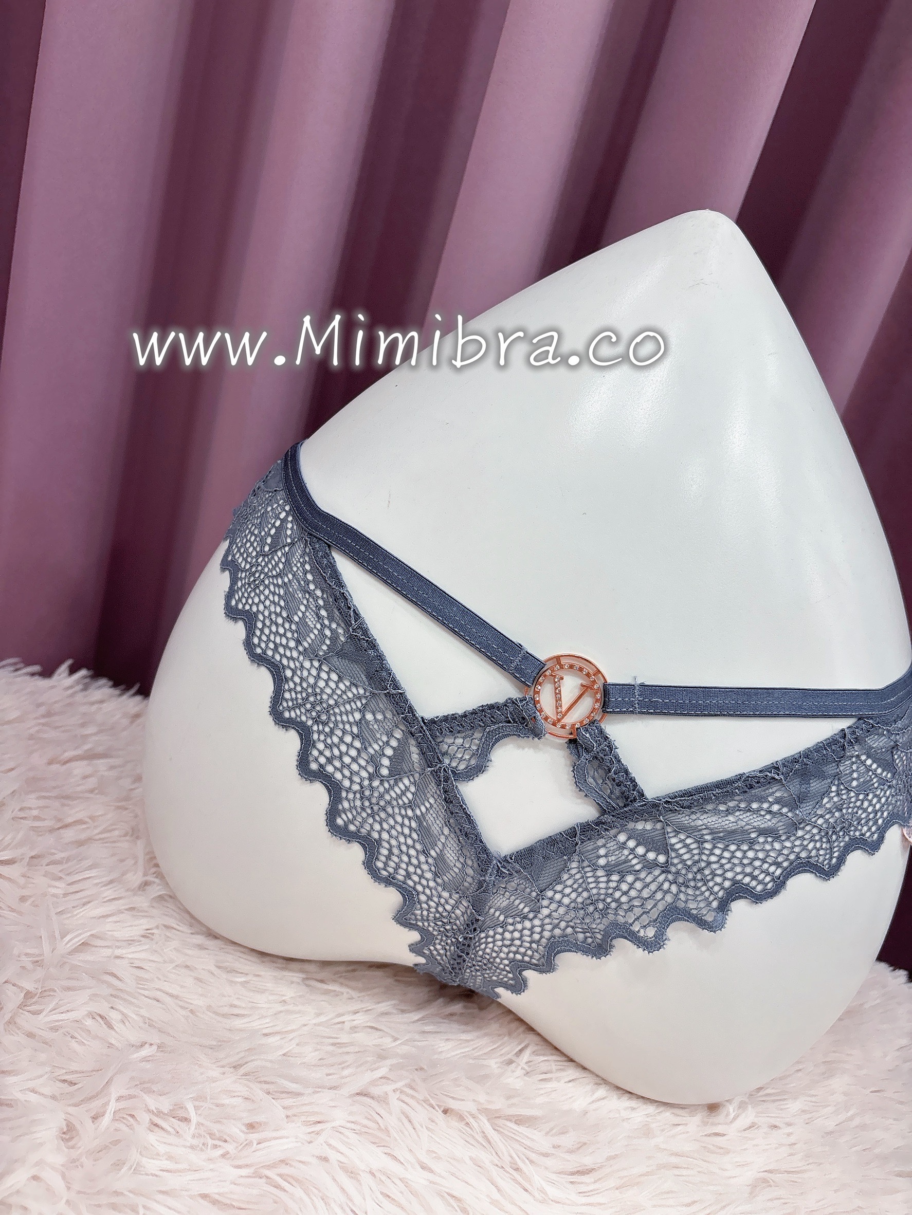 V閃鑽蕾絲邊小丁