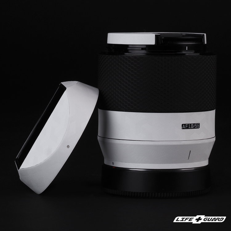 LIFE+GUARD TTArtisan AF 56mm F1.8 鏡頭貼膜側面展示圖，LIFE+GUARD 白色箭影系列貼膜