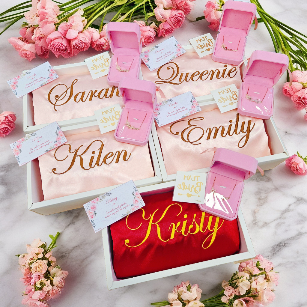 姊妹禮盒 E (人名定製手鏈、定製睡袍)