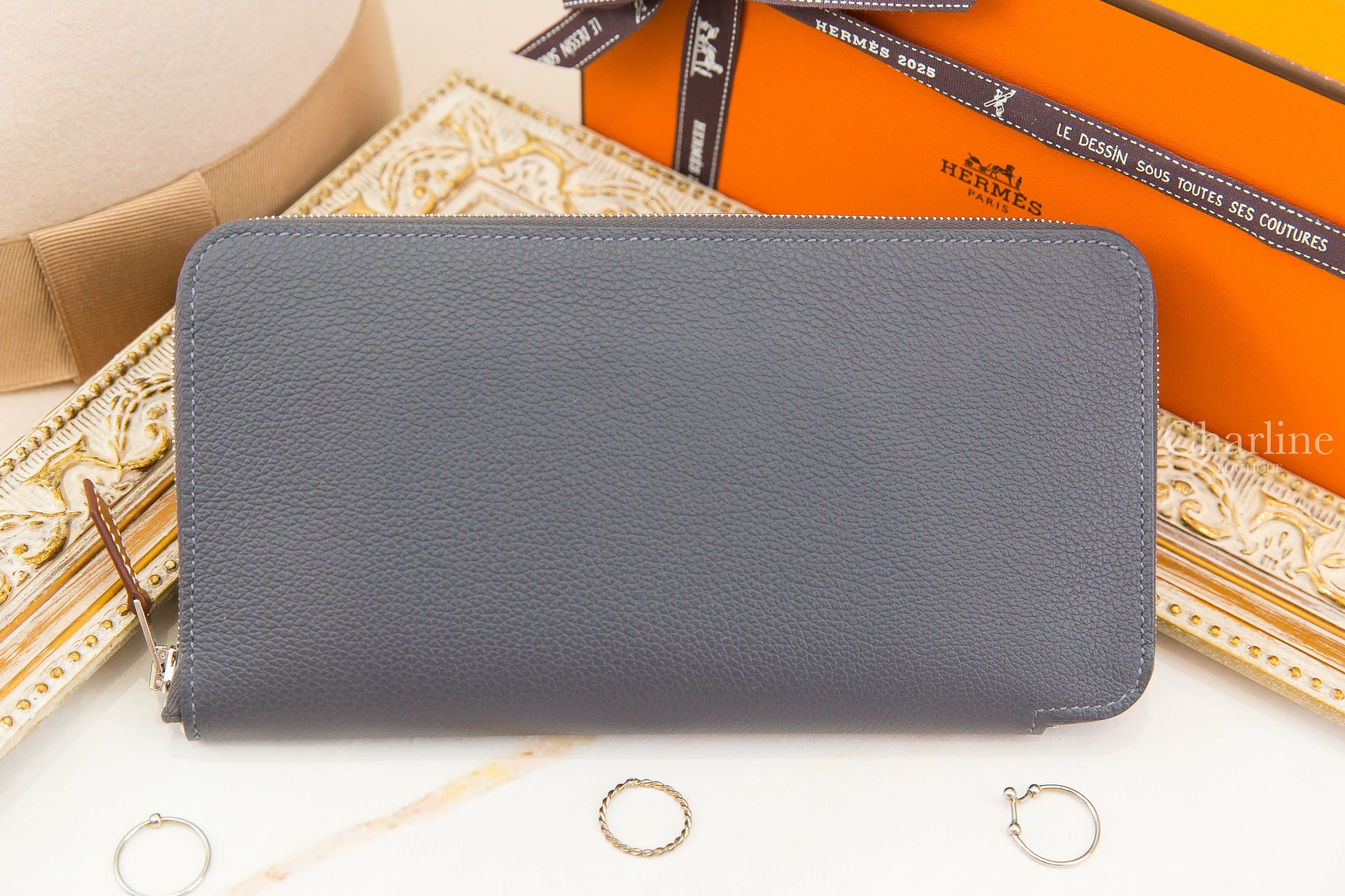 Hermès Silk'in Classique Long Wallet 85 Ardoise Evercolor 石板灰絲巾拉鍊長夾-Charline Boutique 精品代購