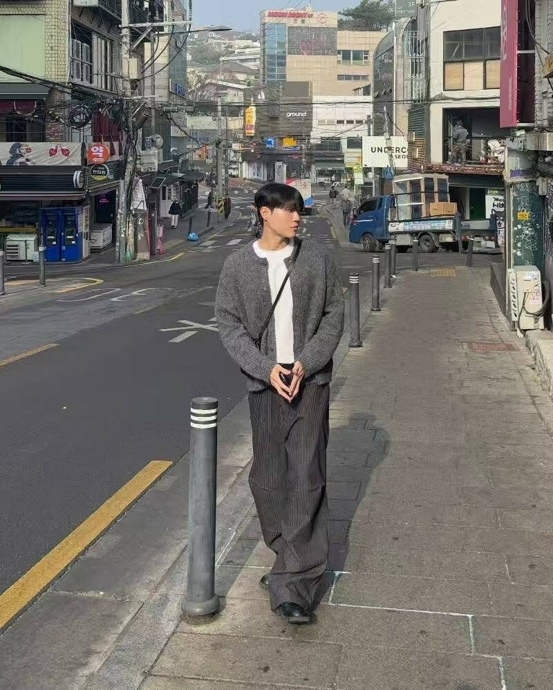 VASS 直條 釦管 摺痕 #休閒褲