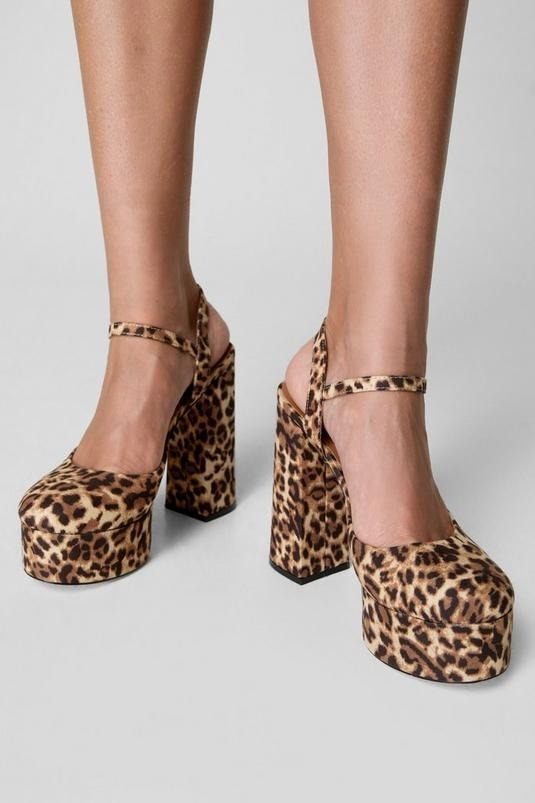 Brooklyn Girl的紋厚底扣帶復古粗跟鞋