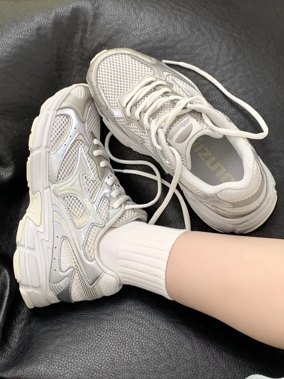 MIZUNO SPEED 2K 美津濃鐳射銀奶油白銀米白雷射光未來感男女鞋