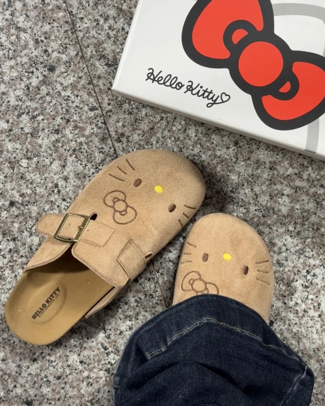 <可可愛愛>Sanrio 三麗鷗 Hello Kitty 包頭 勃肯鞋