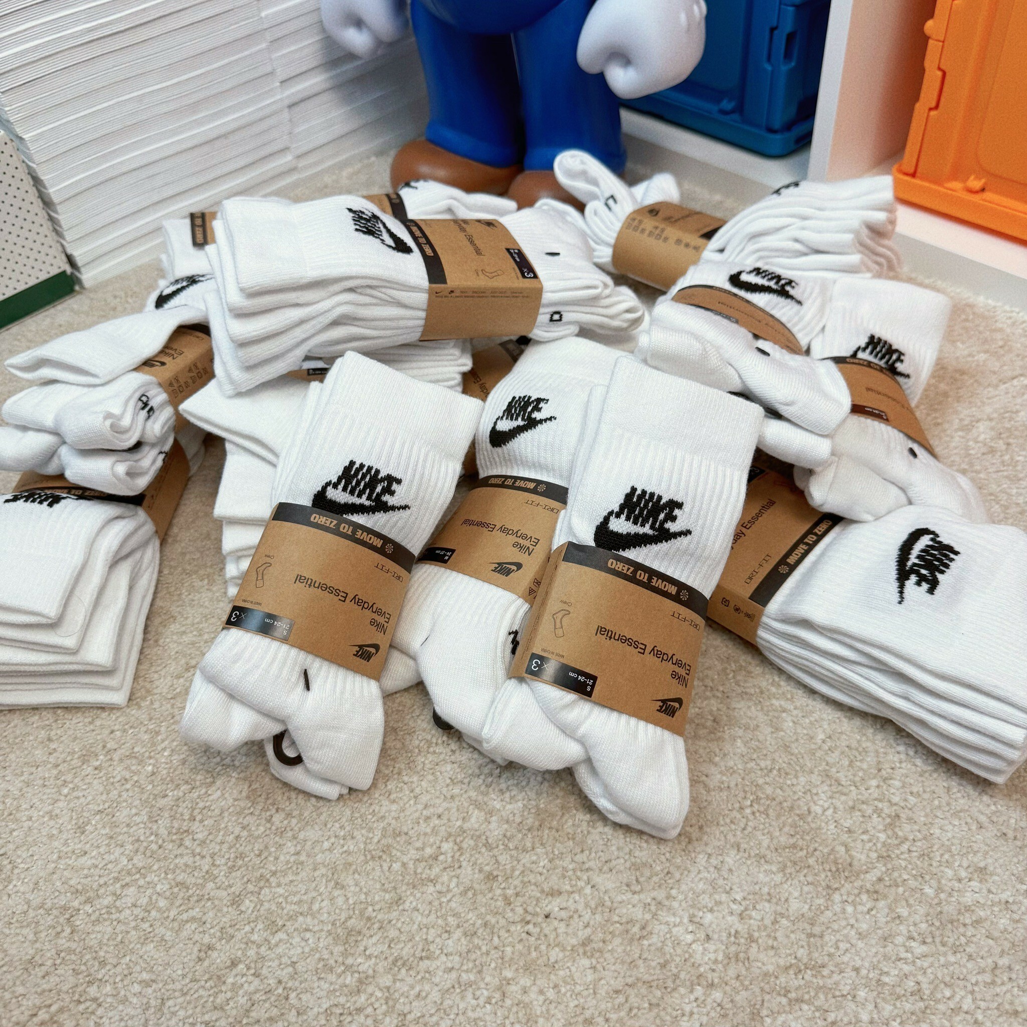 Nike Socks 國外限定 白襪 LOGO 襪子 長襪 小腿襪 三雙一組 DX5025-100