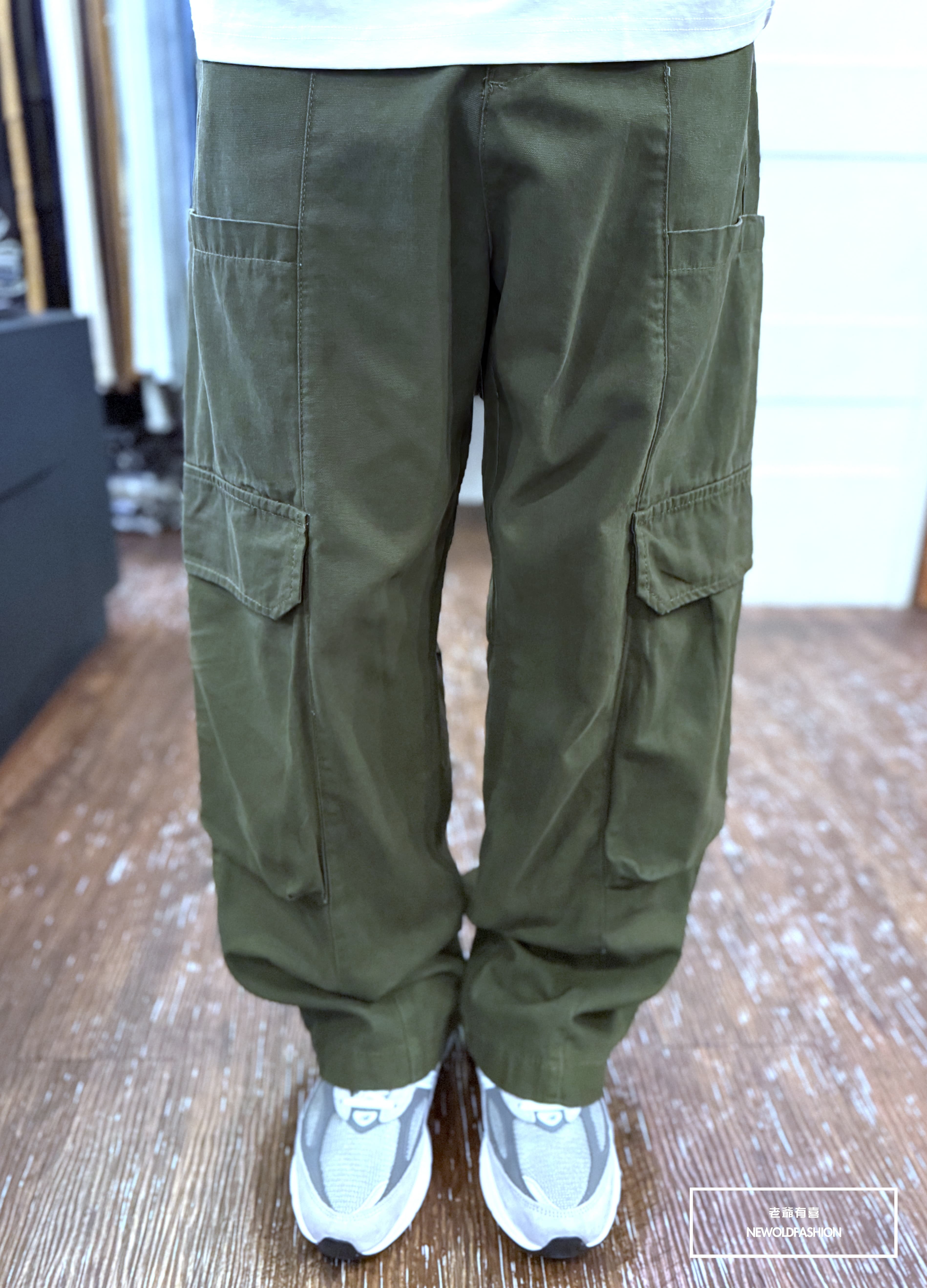 『新品上市』重磅拼接長型側口袋工裝寬褲-軍綠(NOF25023007)