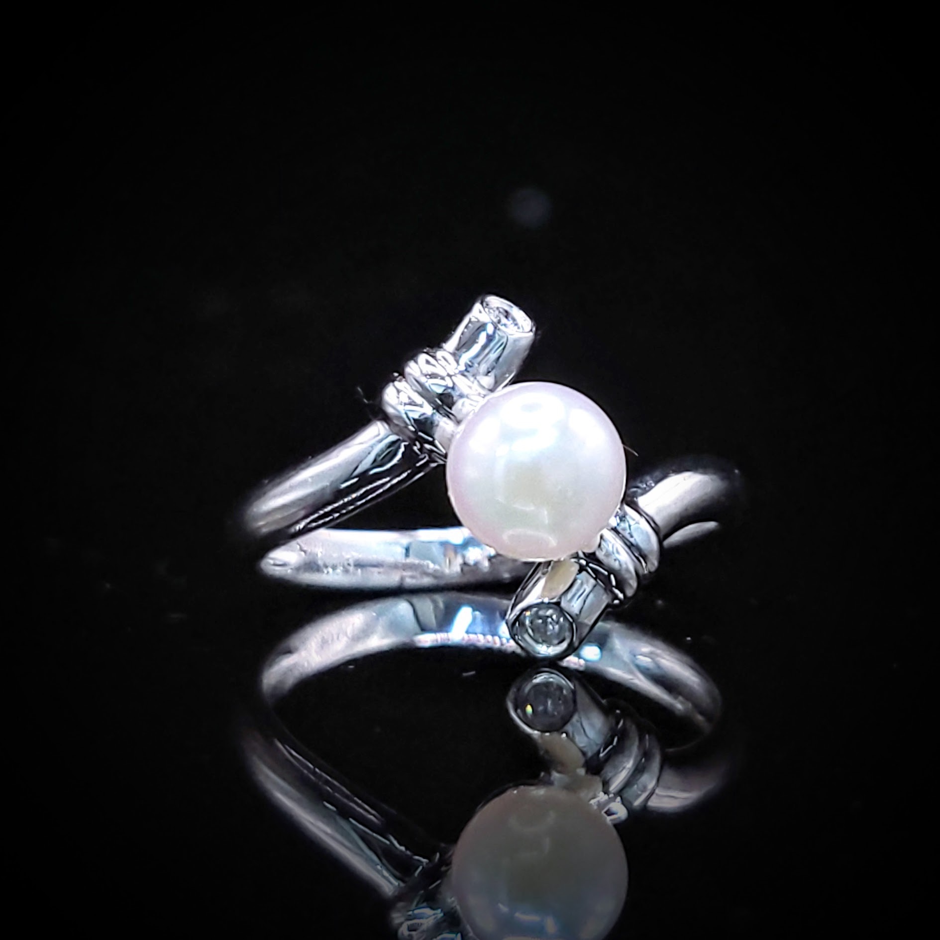 18K White Gold 0.04ct Diamond Ring