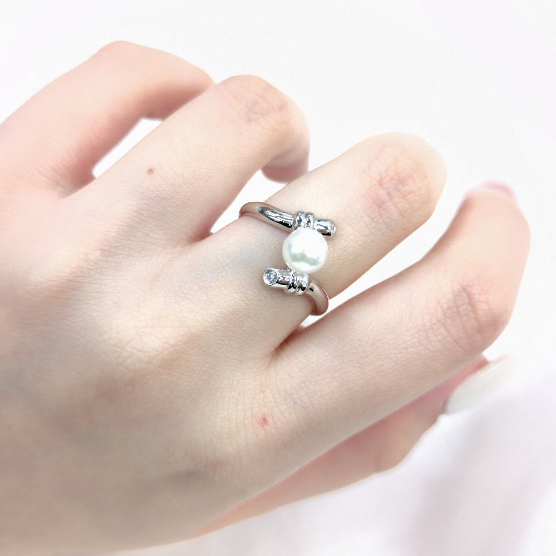 18K White Gold 0.04ct Diamond Ring