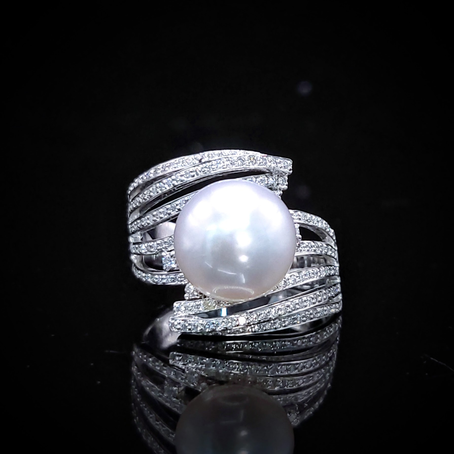 18K White Gold 0.68ct Pearl and Diamond Ring