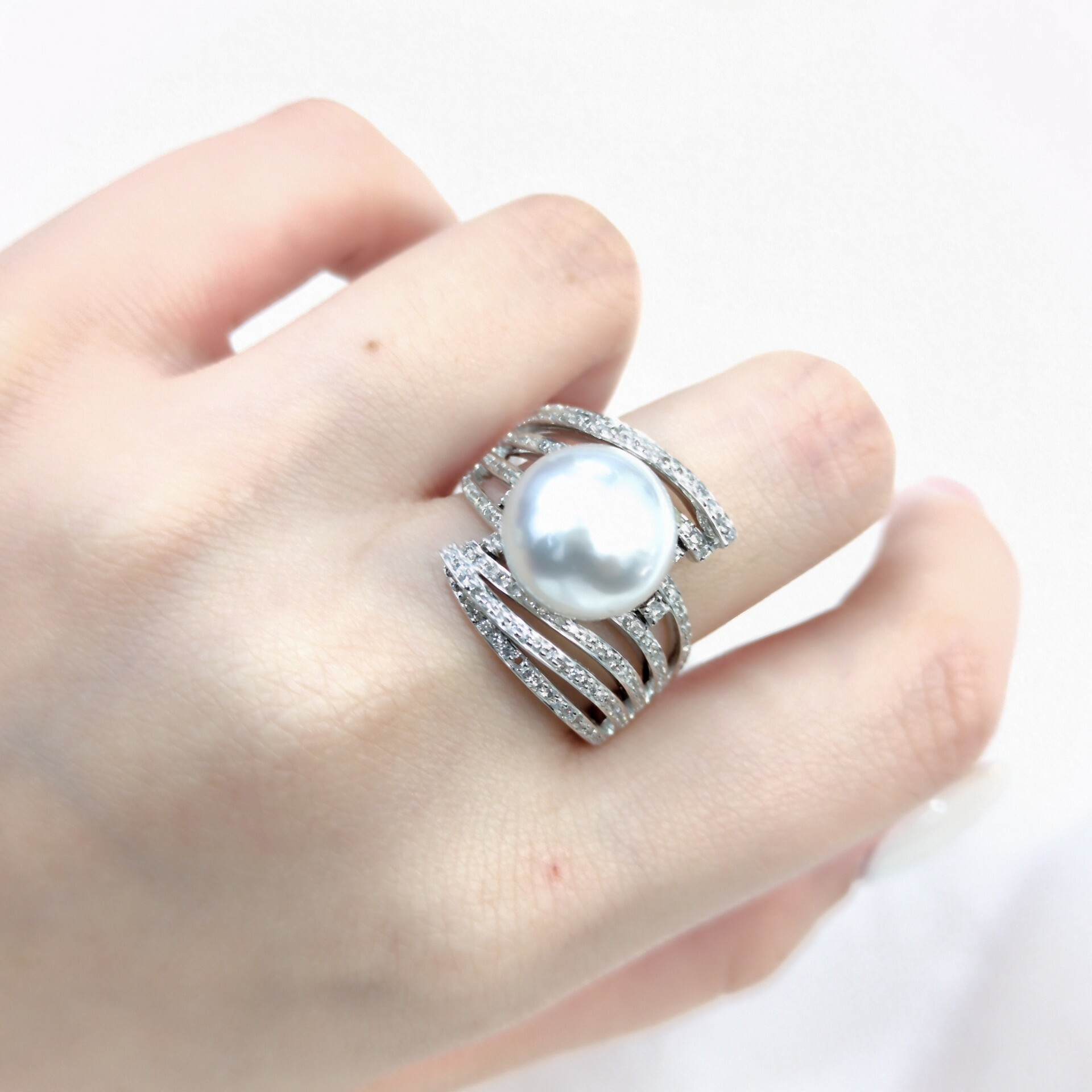 18K White Gold 0.68ct Pearl and Diamond Ring