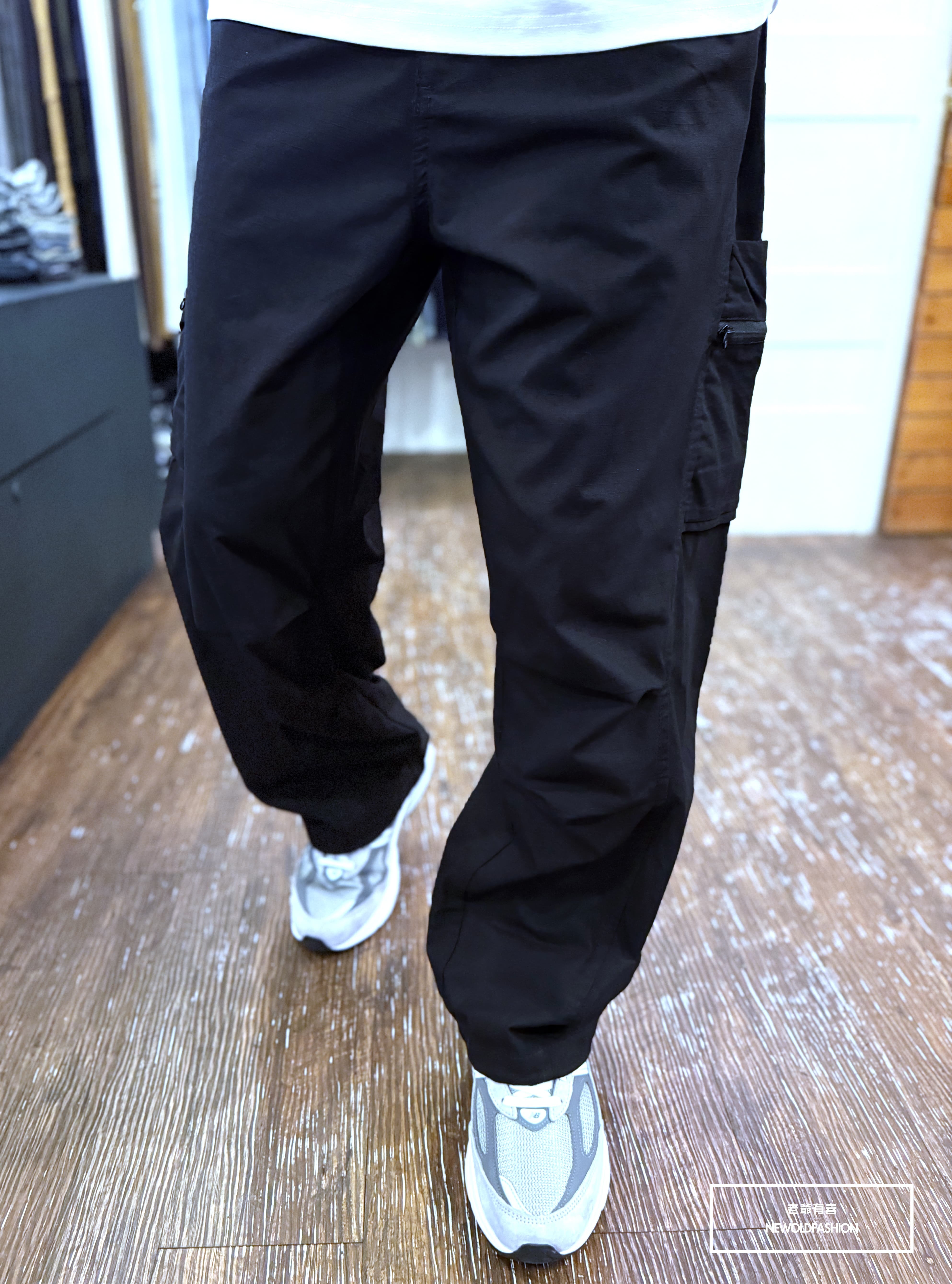 『新品上市』重磅雙側拉鍊口袋工裝寬褲-黑(NOF25029004)