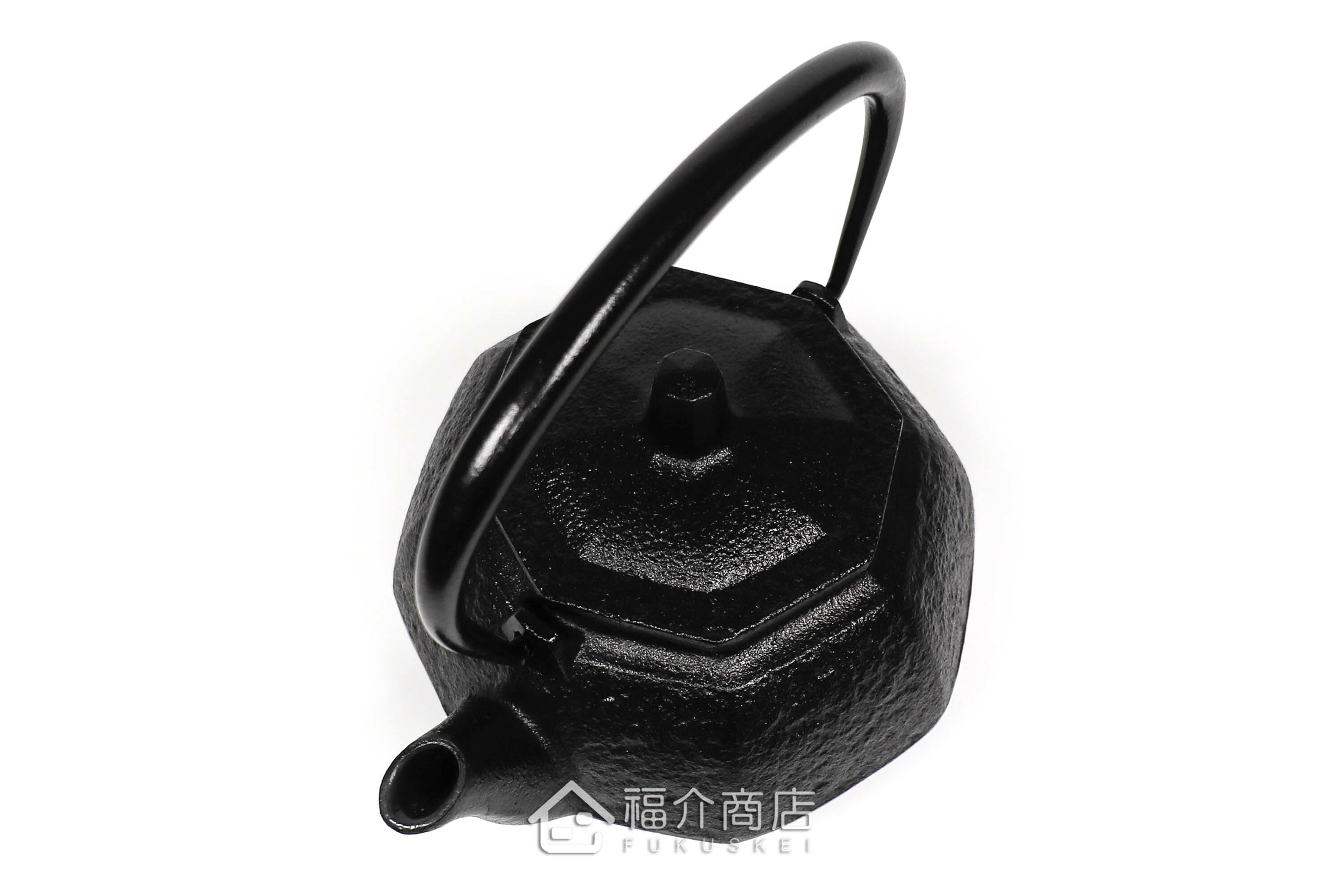 泡茶用的八角造型鑄鐵茶壺
