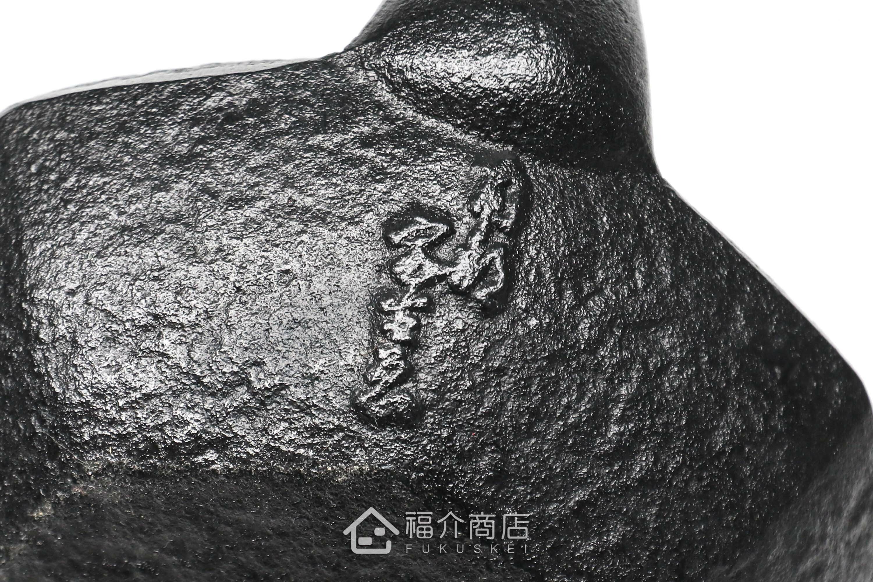 泡茶用的八角造型鑄鐵茶壺