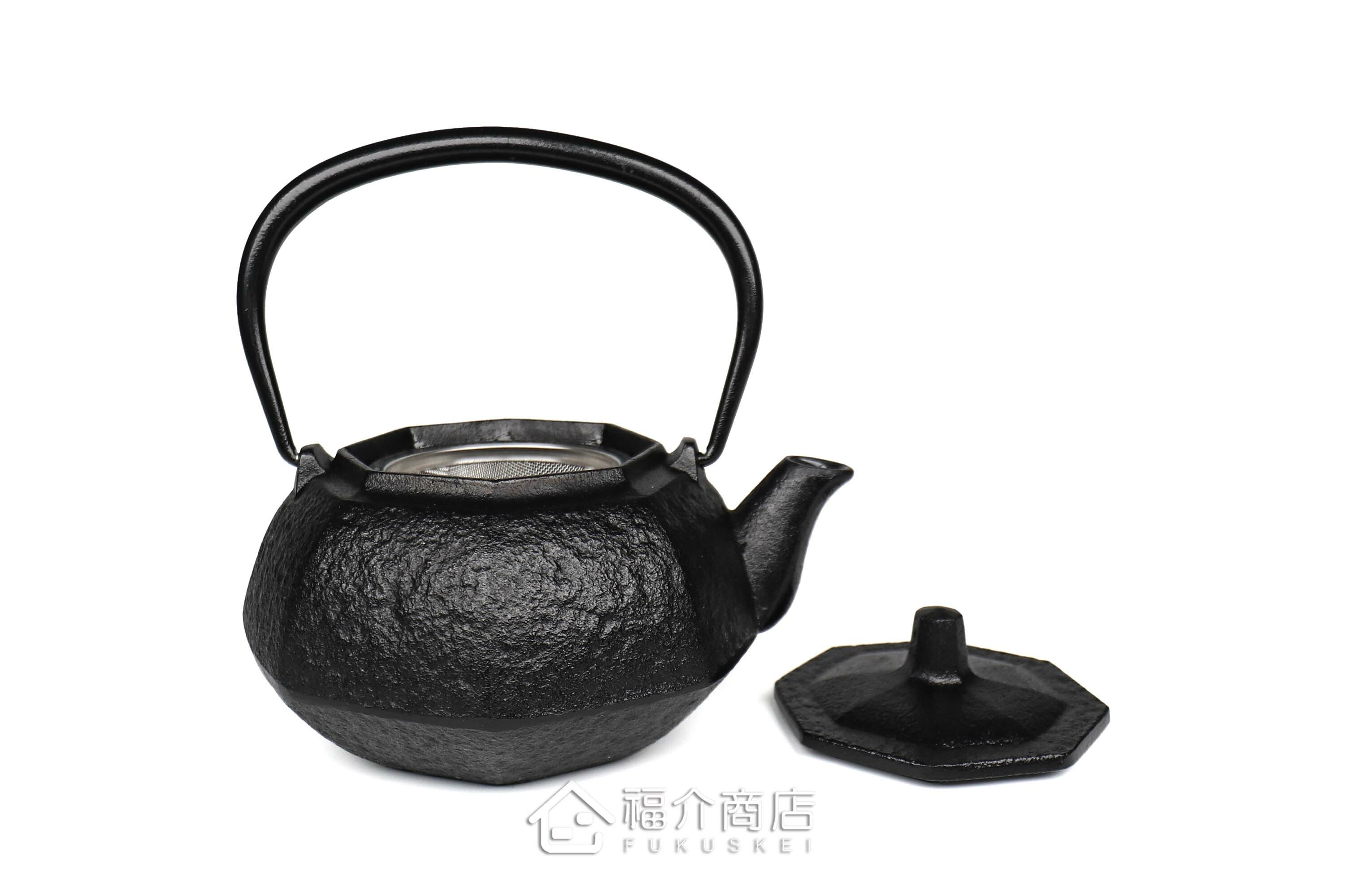 泡茶用的八角造型鑄鐵茶壺