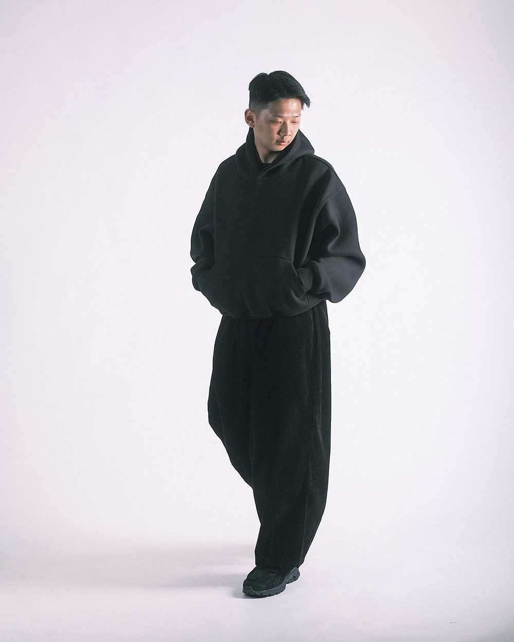 "現貨" [D.CLOSET] 日系 復古 闊形 垂墜感 燈芯絨 燈籠褲 LL15