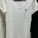 [IMPERFECTION] GUESS WOMEN'S V-NECK ORIGINAL TRIANGLE LOGO S/S TEE,WHITE, YO2K9002-WHT [FINAL SALE] (SDF1787)