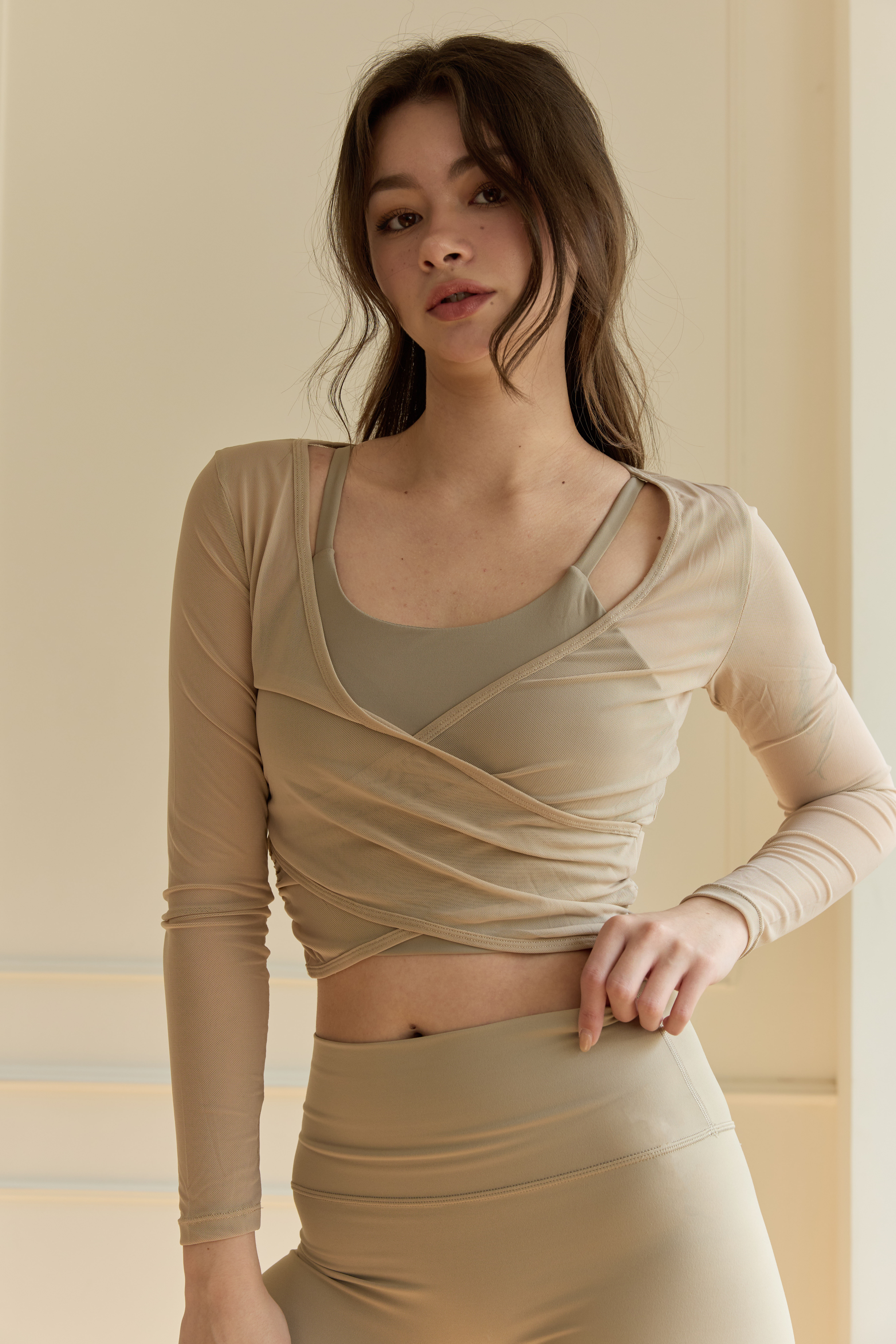 薄紗外罩+運動背心 兩件套 / 杏