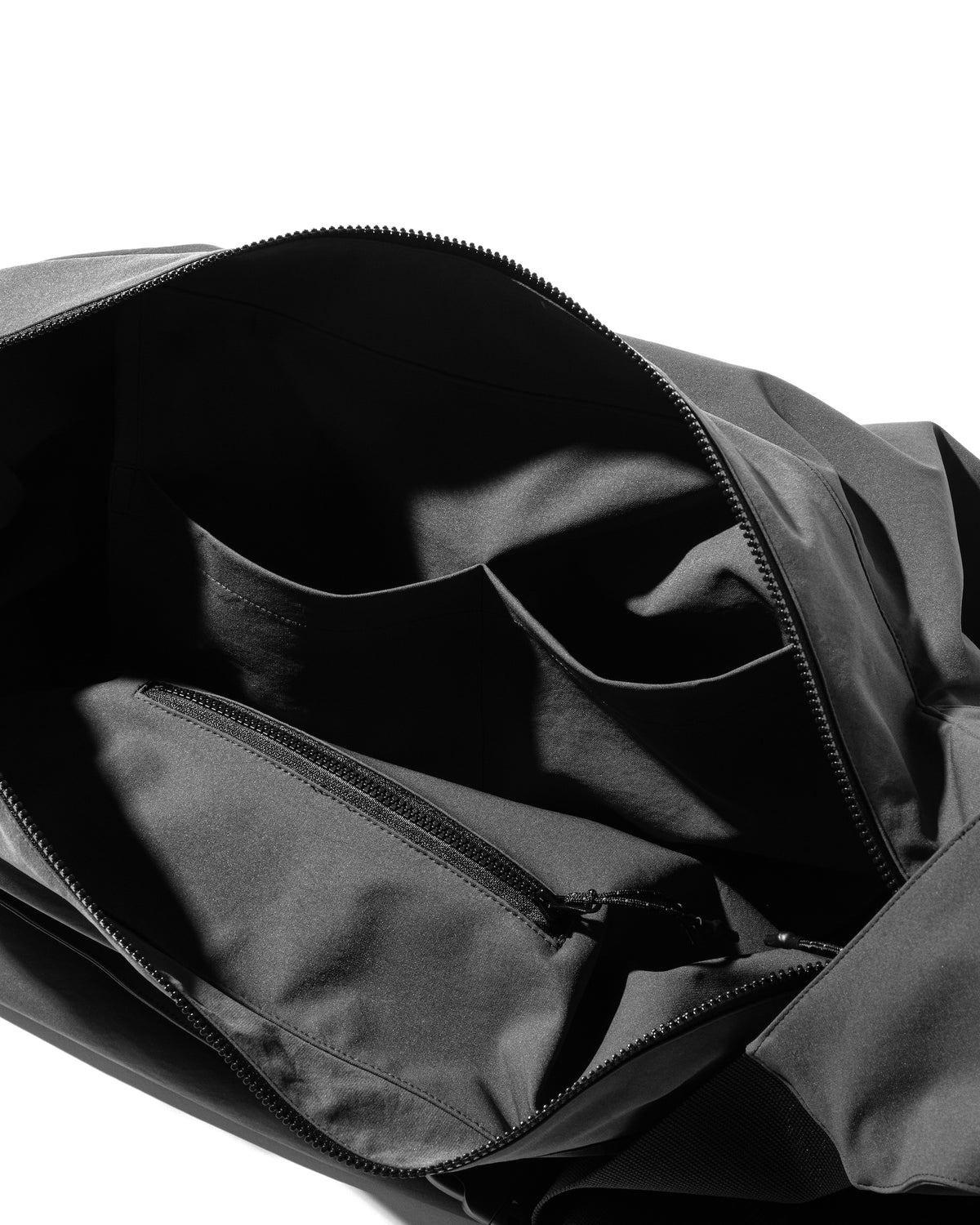 2025SS CLESSTE SOFT SHELL FUTURE BAG LARGE 側背包(大) 機能多功