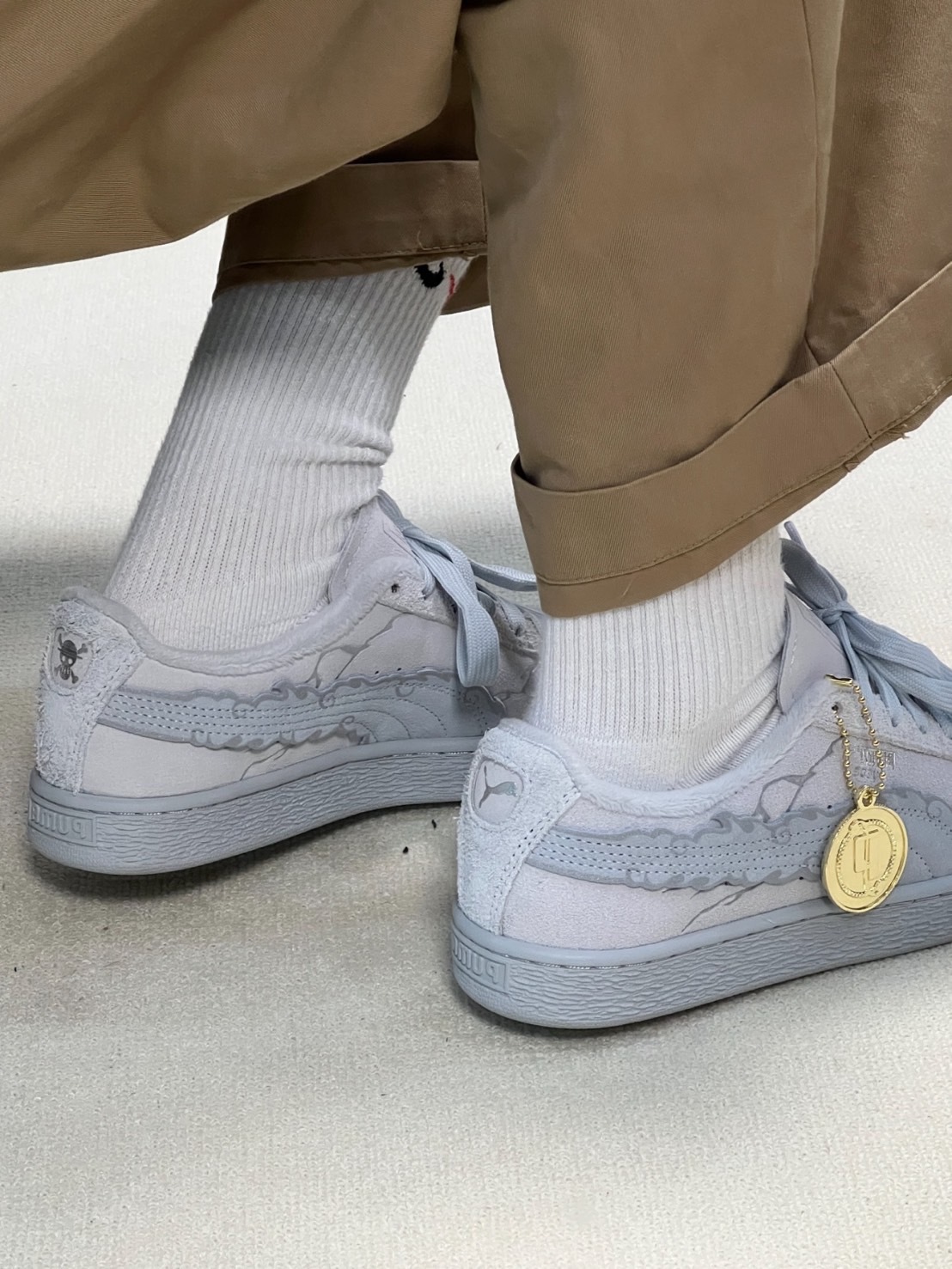 ONE PIECE x PUMA Suede灰藍 金扣 396524-01