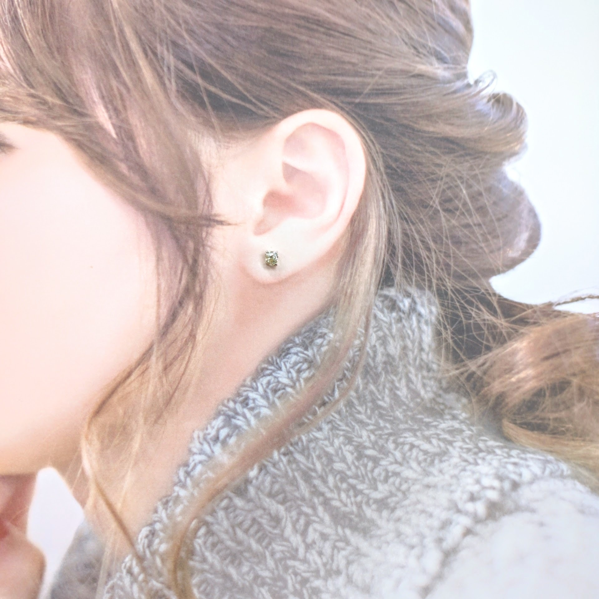 全新18K白金【主石1卡23份淺黃鑽】耳環