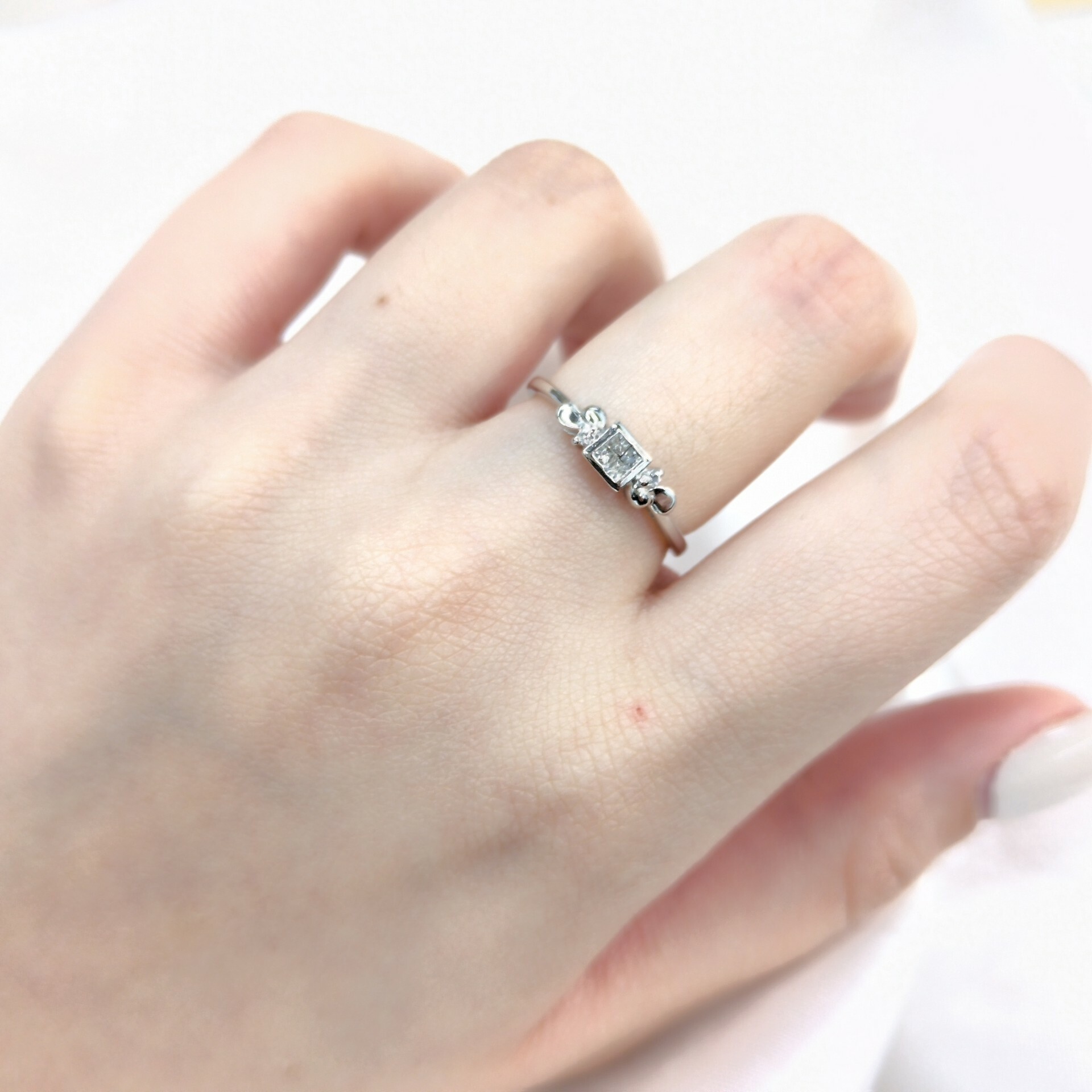 18K White Gold 0.11ct Diamond Ring