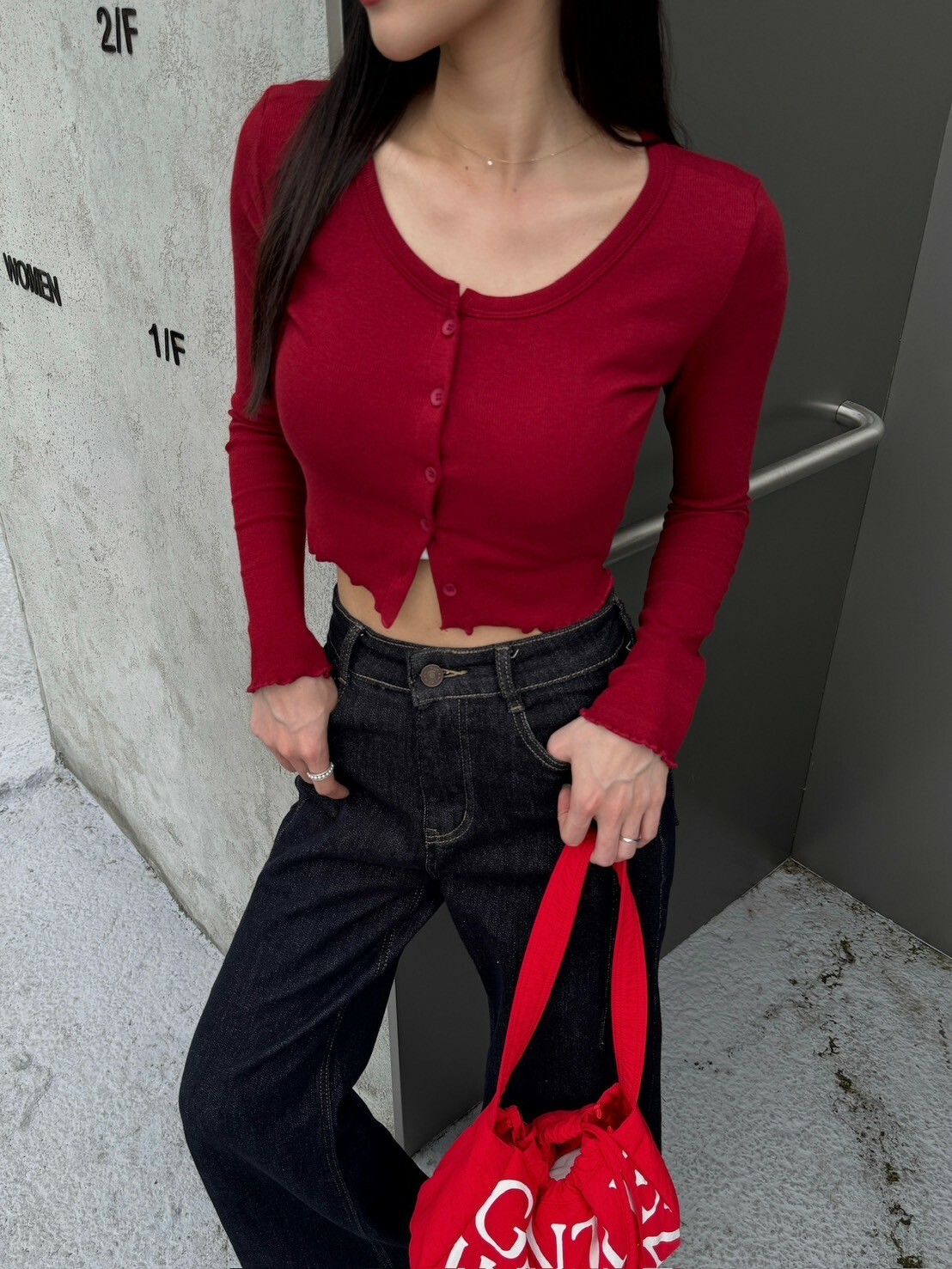 木耳邊彈性排釦上衣