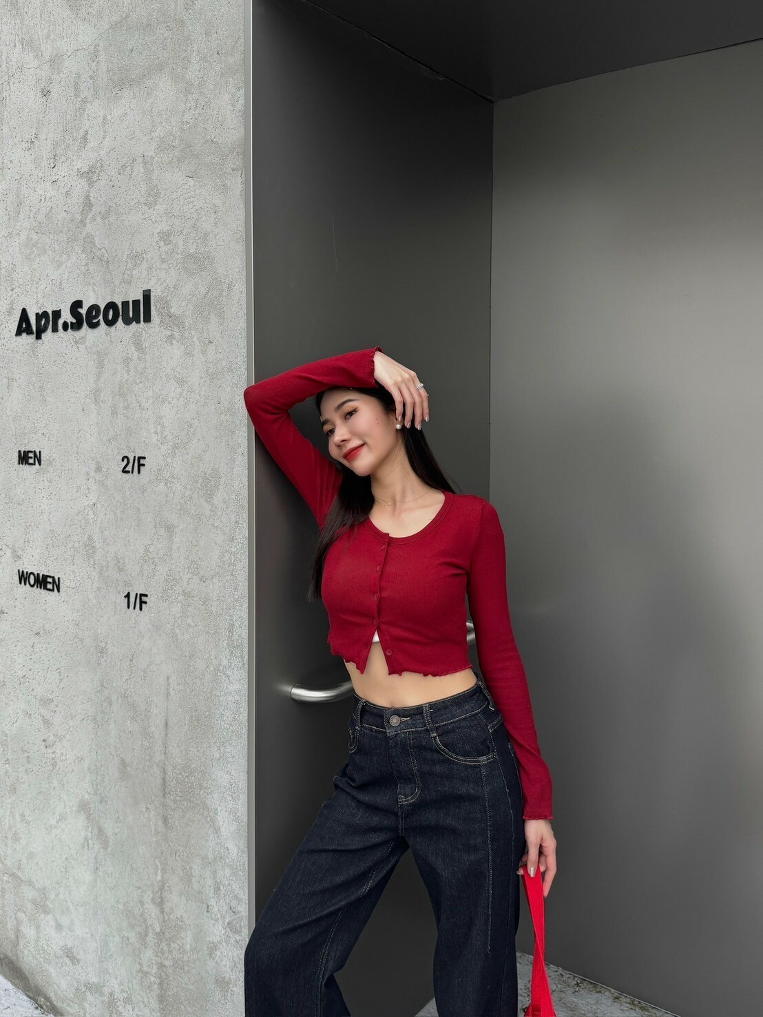 木耳邊彈性排釦上衣