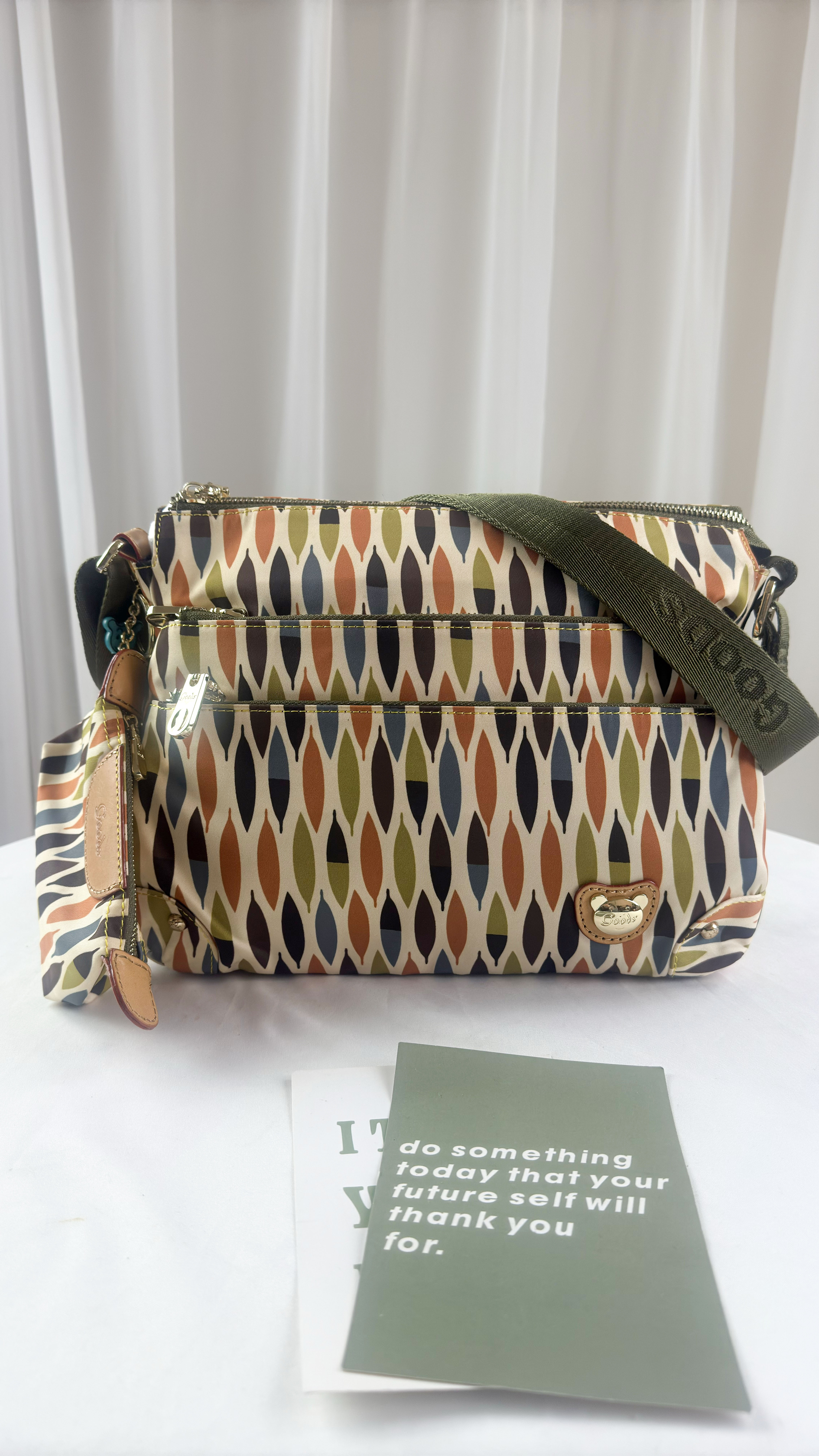 FamilyBear 小草拼色防潑水側背包  #2045