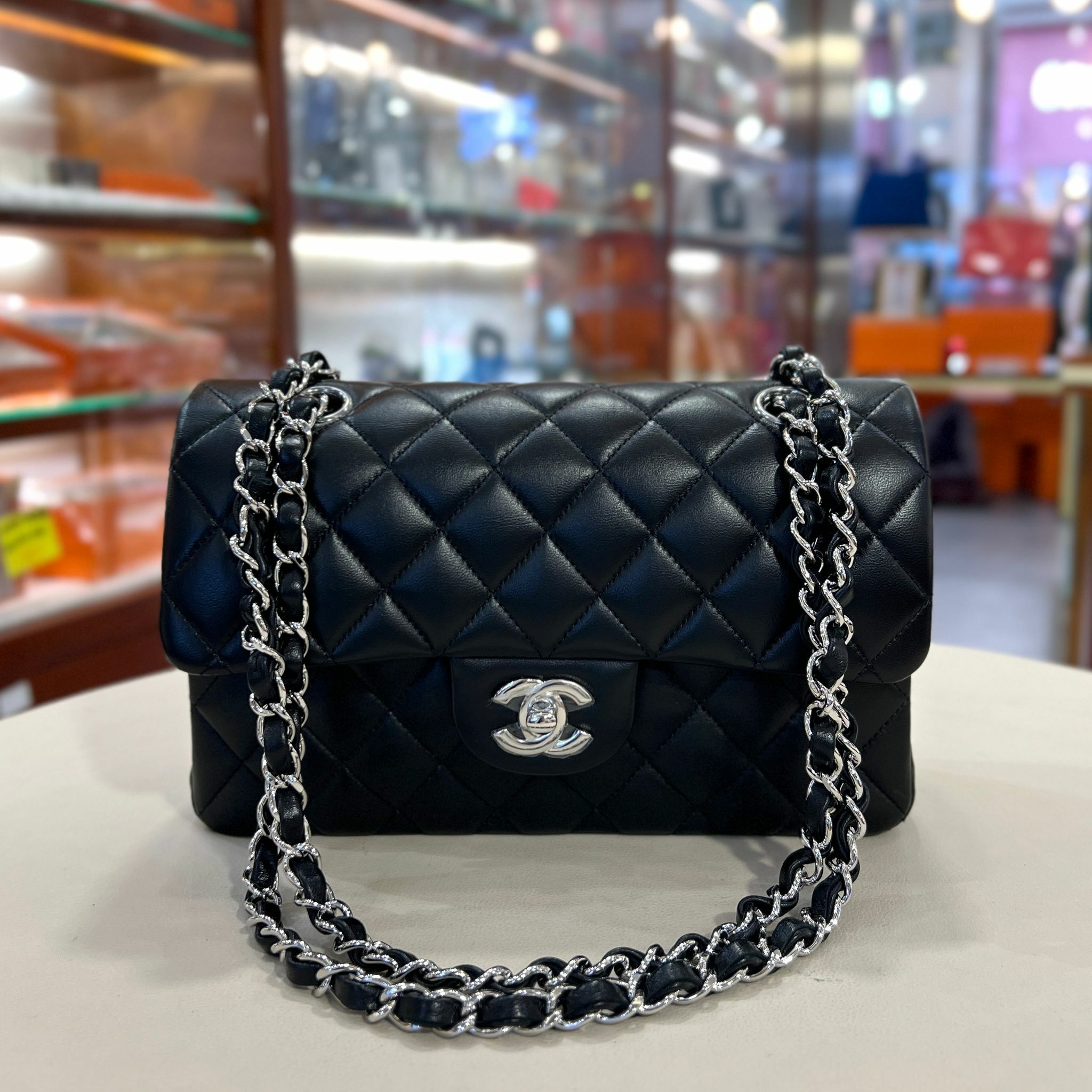 全新CHANEL CF23 A01113 黑色菱格羊皮 /銀扣 Classic Flap Bag, NO.3038XXXX, #BRAND NEW #香榭站正品