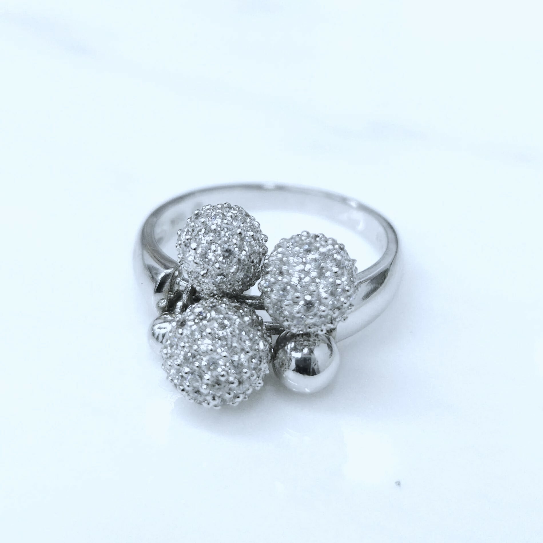 18K White Gold 0.95ct Diamond Ball Ring