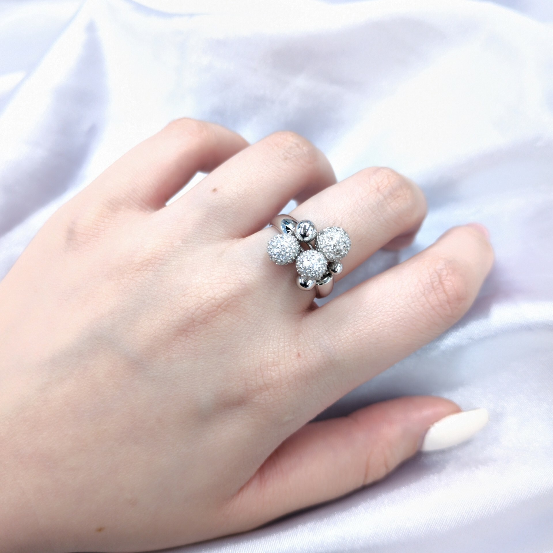 18K White Gold 0.95ct Diamond Ball Ring