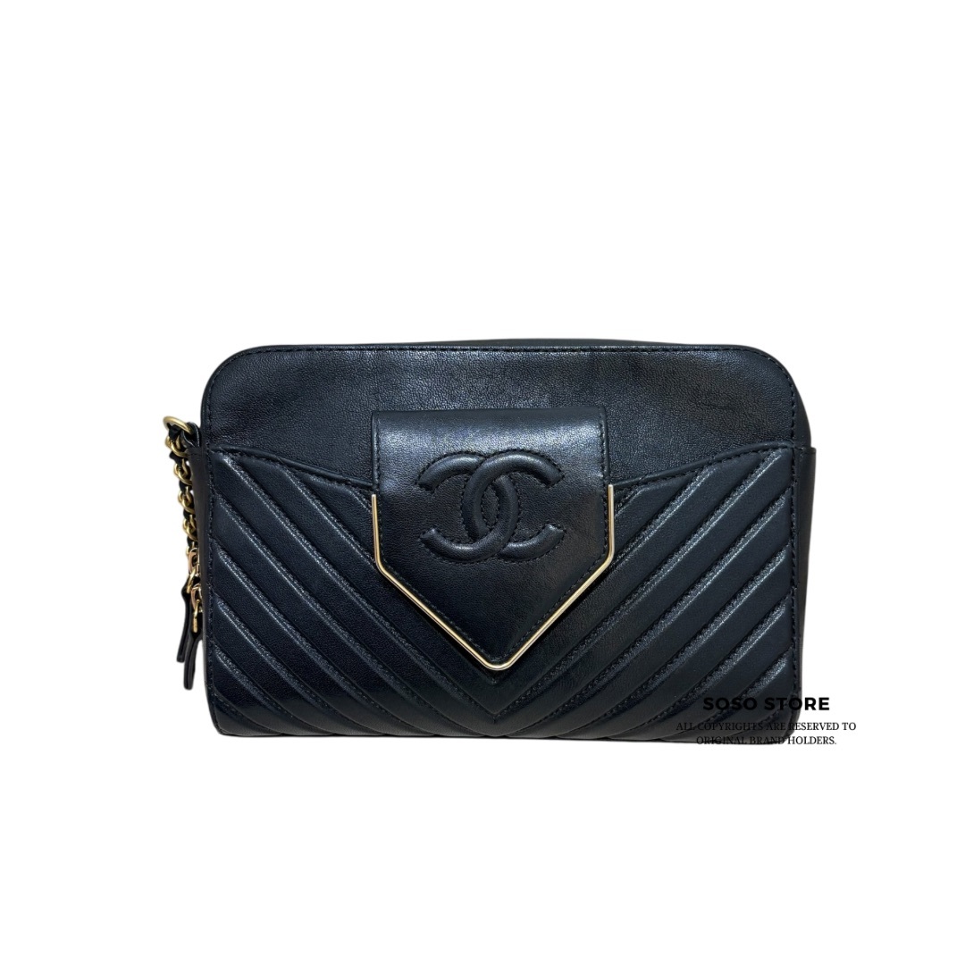 Chanel Vintage Camera Bag - Black / Ghw