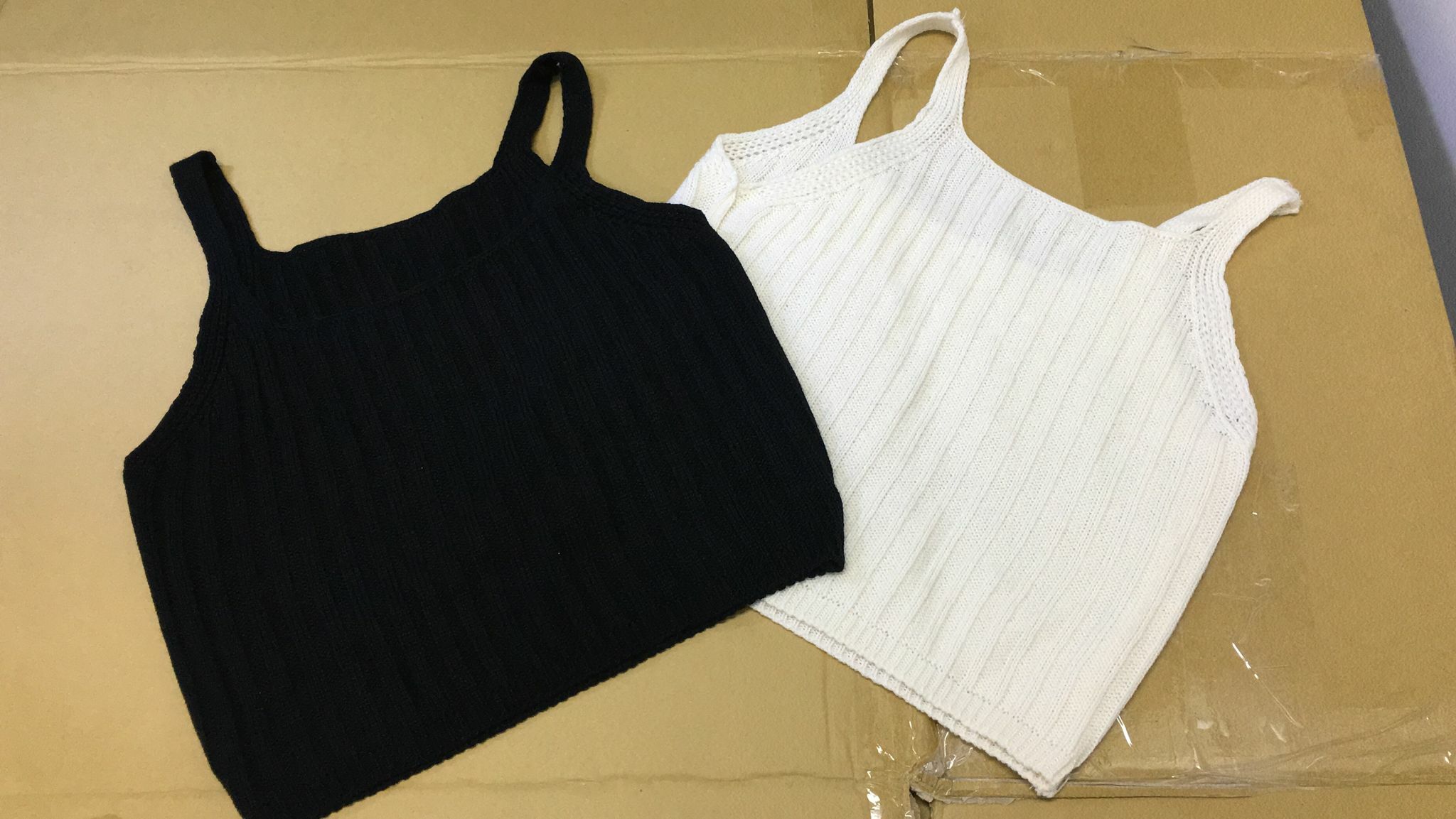 現貨 韓國針織吊帶衫，清貨價貨品，不設退換 (AT2 488)