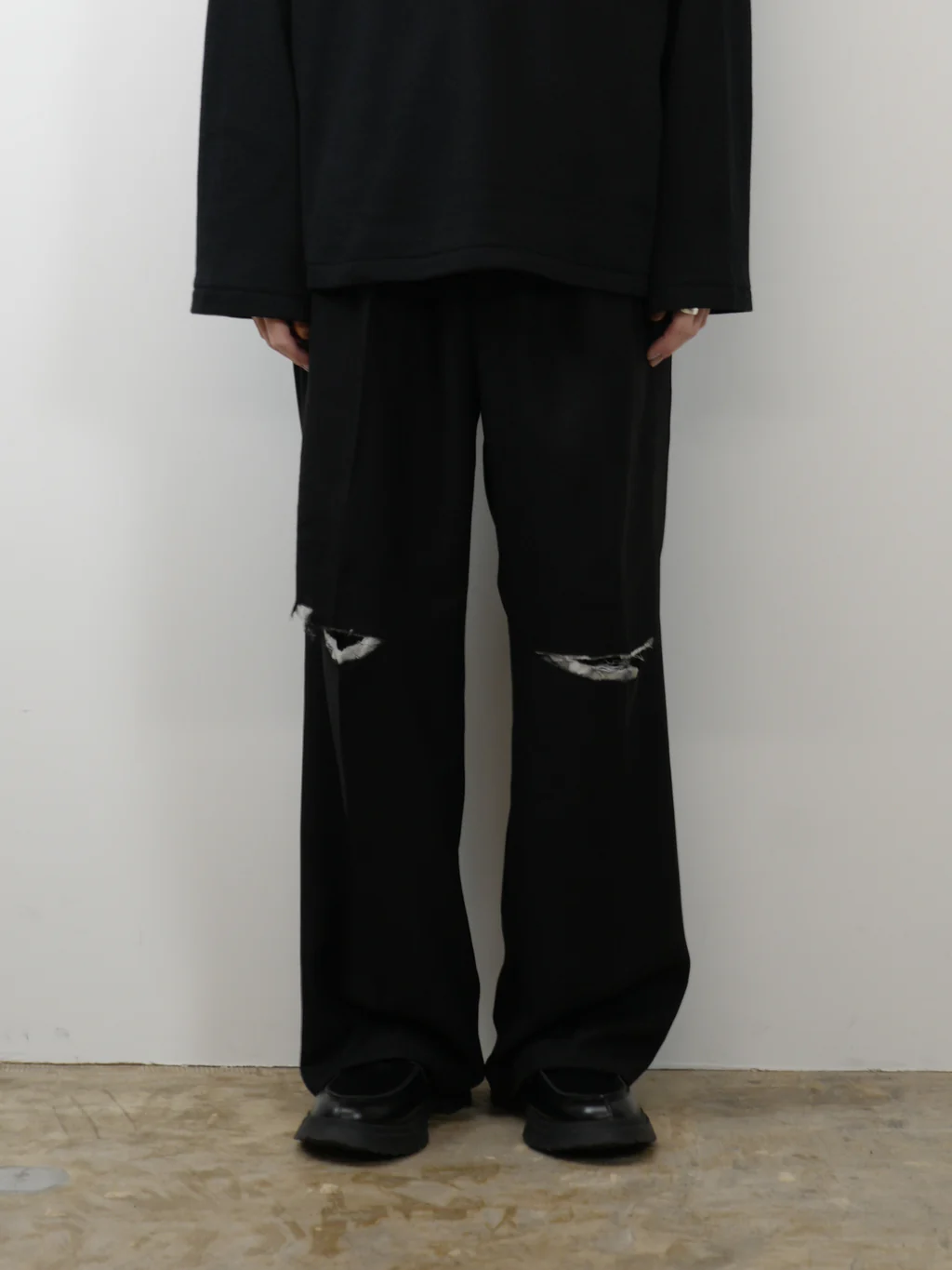 ANCELLM - DAMAGE WOOL 2TUCK SLACKS / BLACK