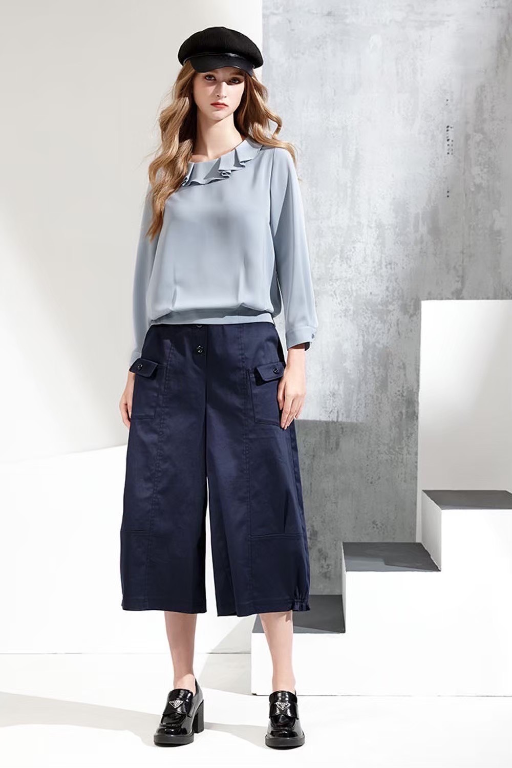 OL韓版純色百搭甜美荷葉圓領造型修身上衣V6362