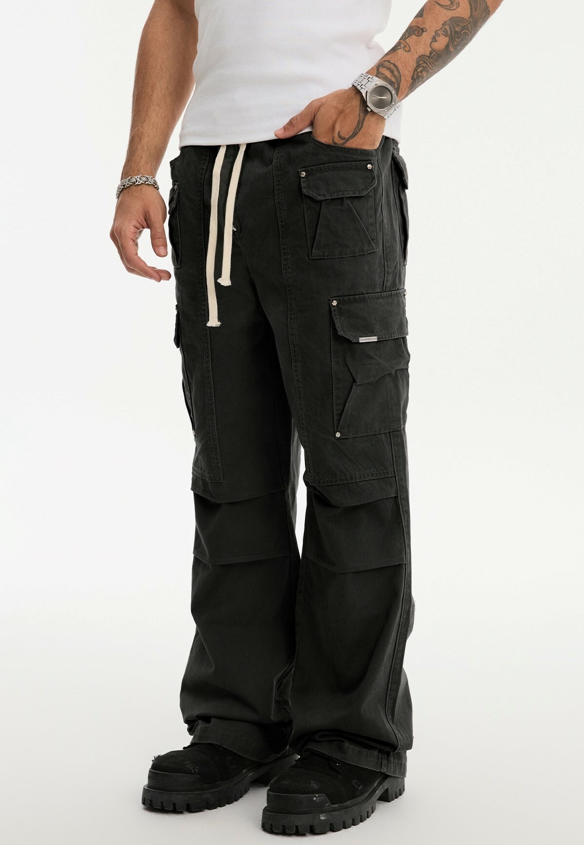 STK SmallTownKid  抽繩微喇 多口袋 直筒工裝褲