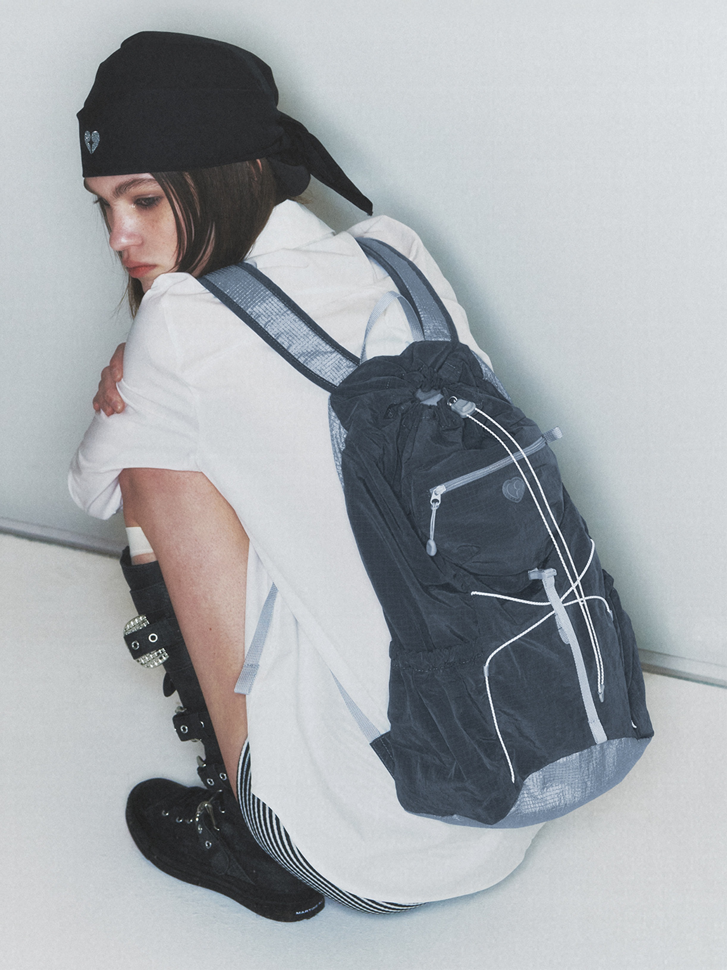 [FENNEC]★25SS★韓国人気★AIRY POCKET BACKPACK FENNEC) AIRY POCKET BACKPACK - CHARCOAL