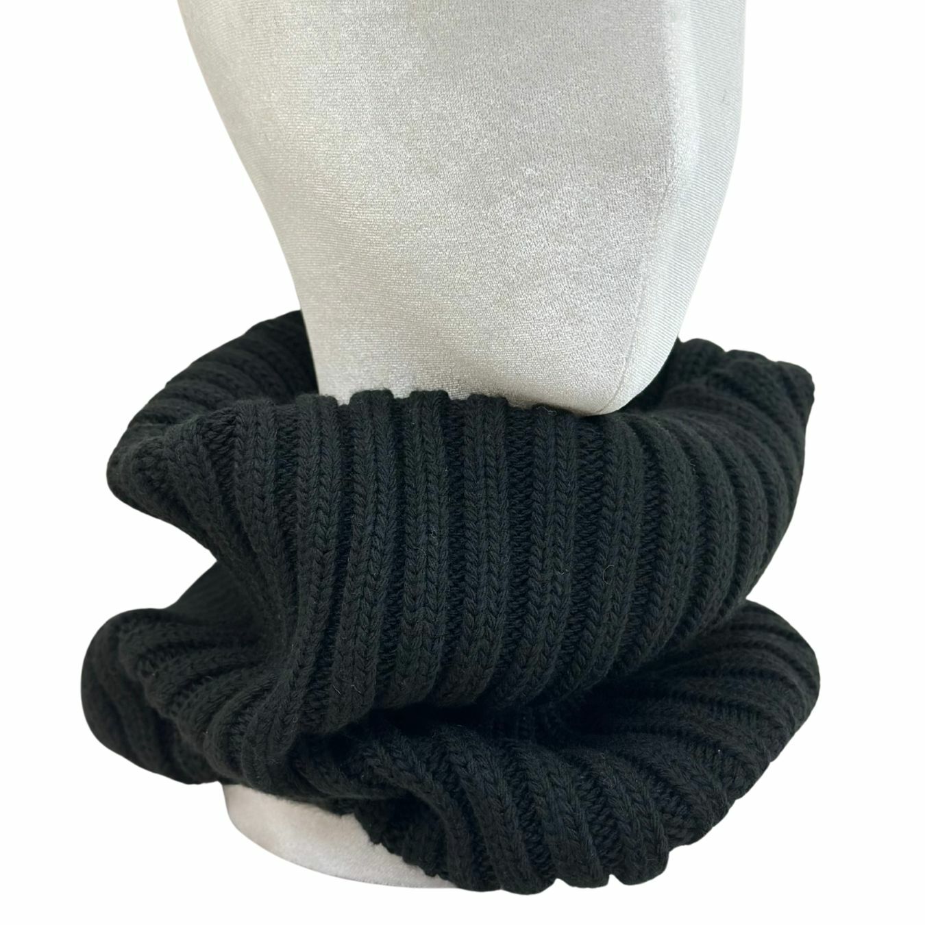 1EU0103-009 WILLI Women's Scarf Black (F-EU-E)