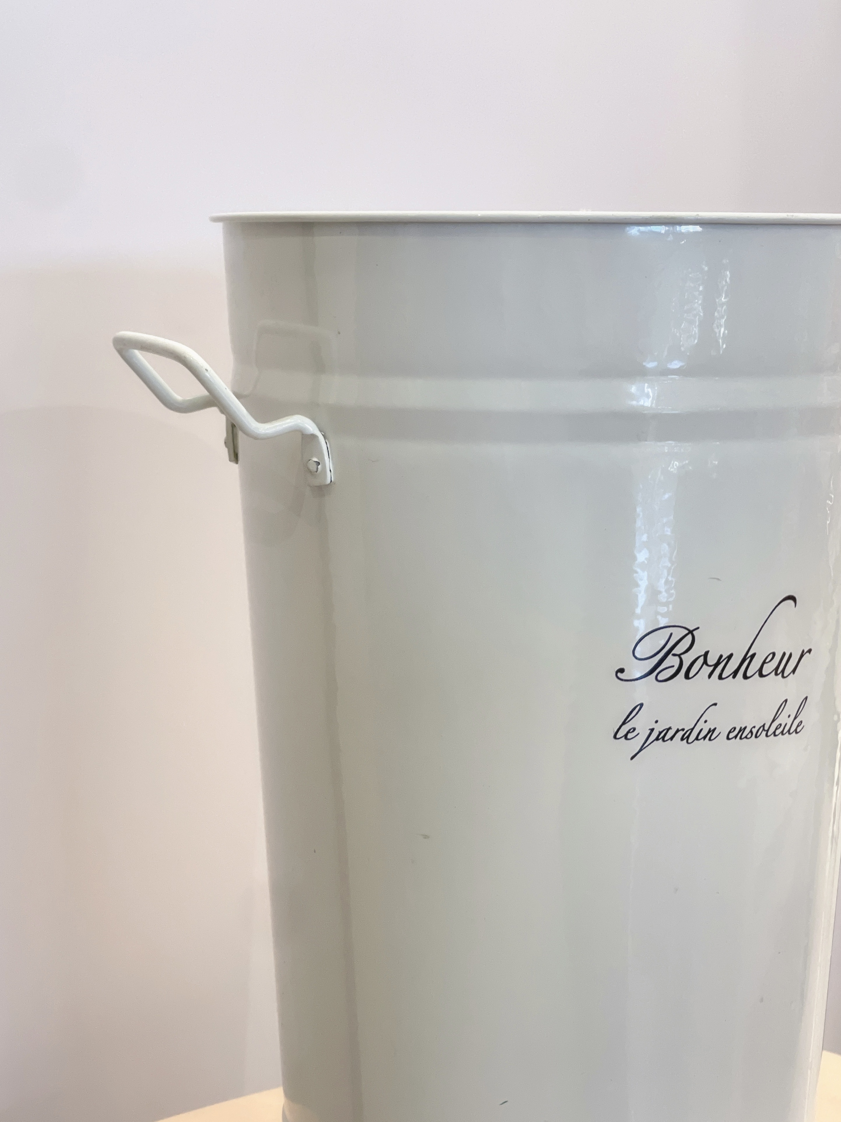 白色法式優雅鐵花籃