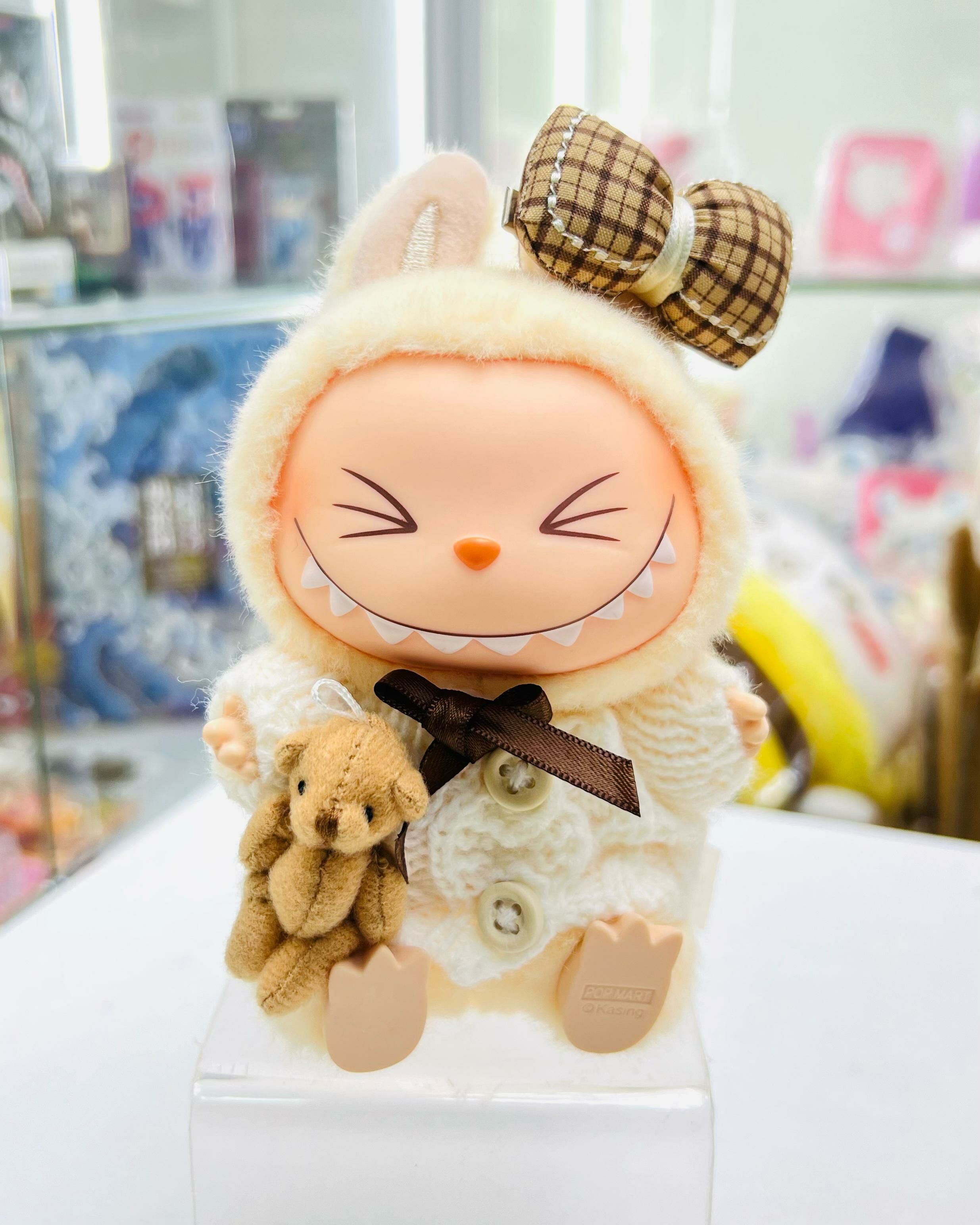 Doll outfit Fashion F16 - White knit & bear