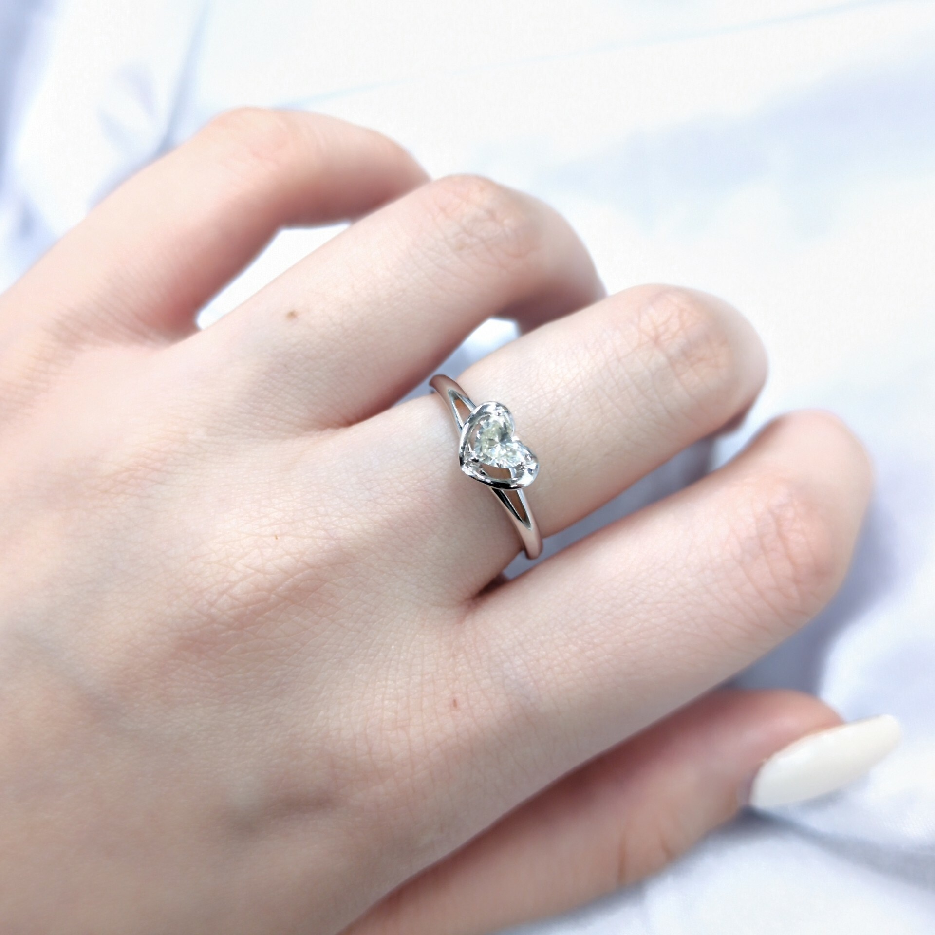 18K White Gold 0.27ct Heart Shaped Diamond Ring