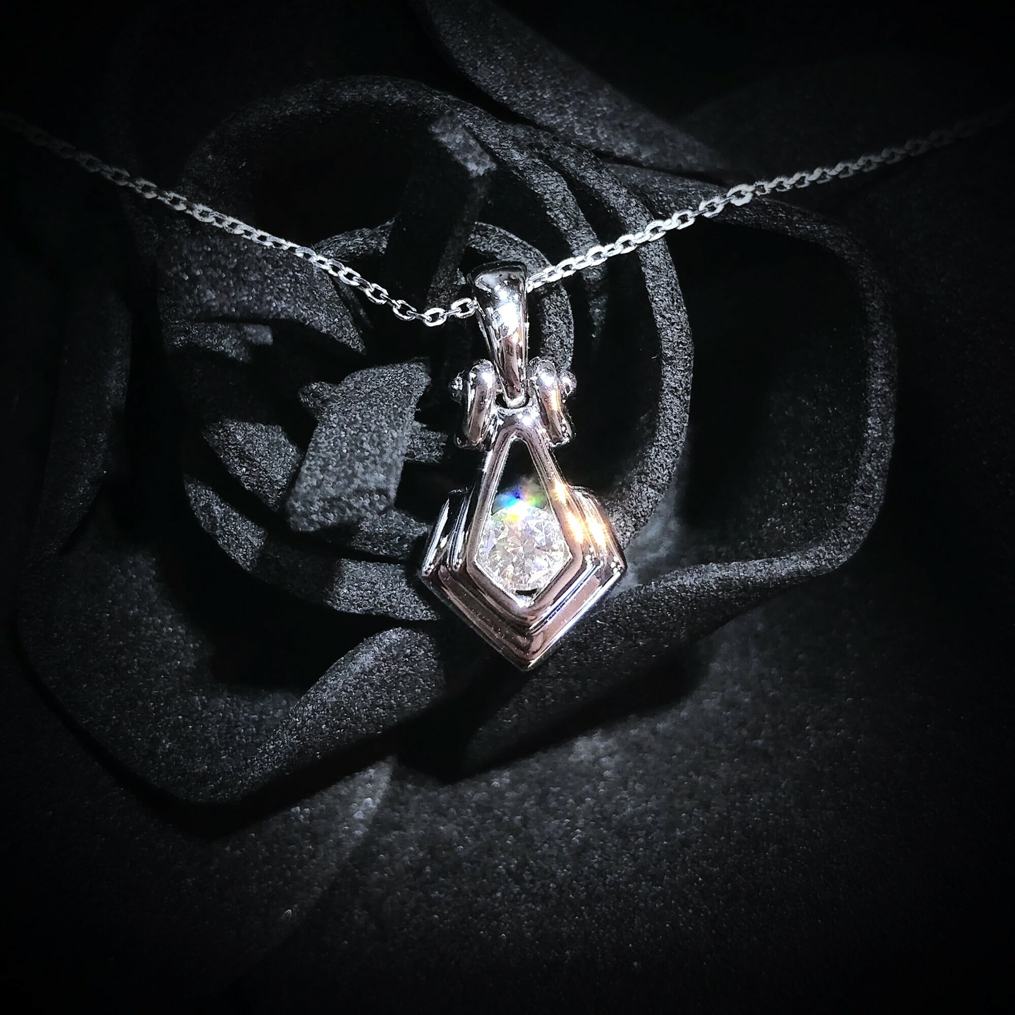 18K White Gold 0.13ct Diamond Pendant