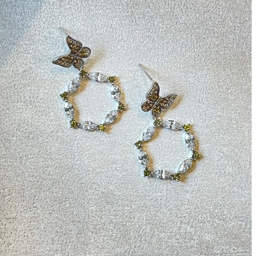 蝴蝶垂墜圓鑽耳環