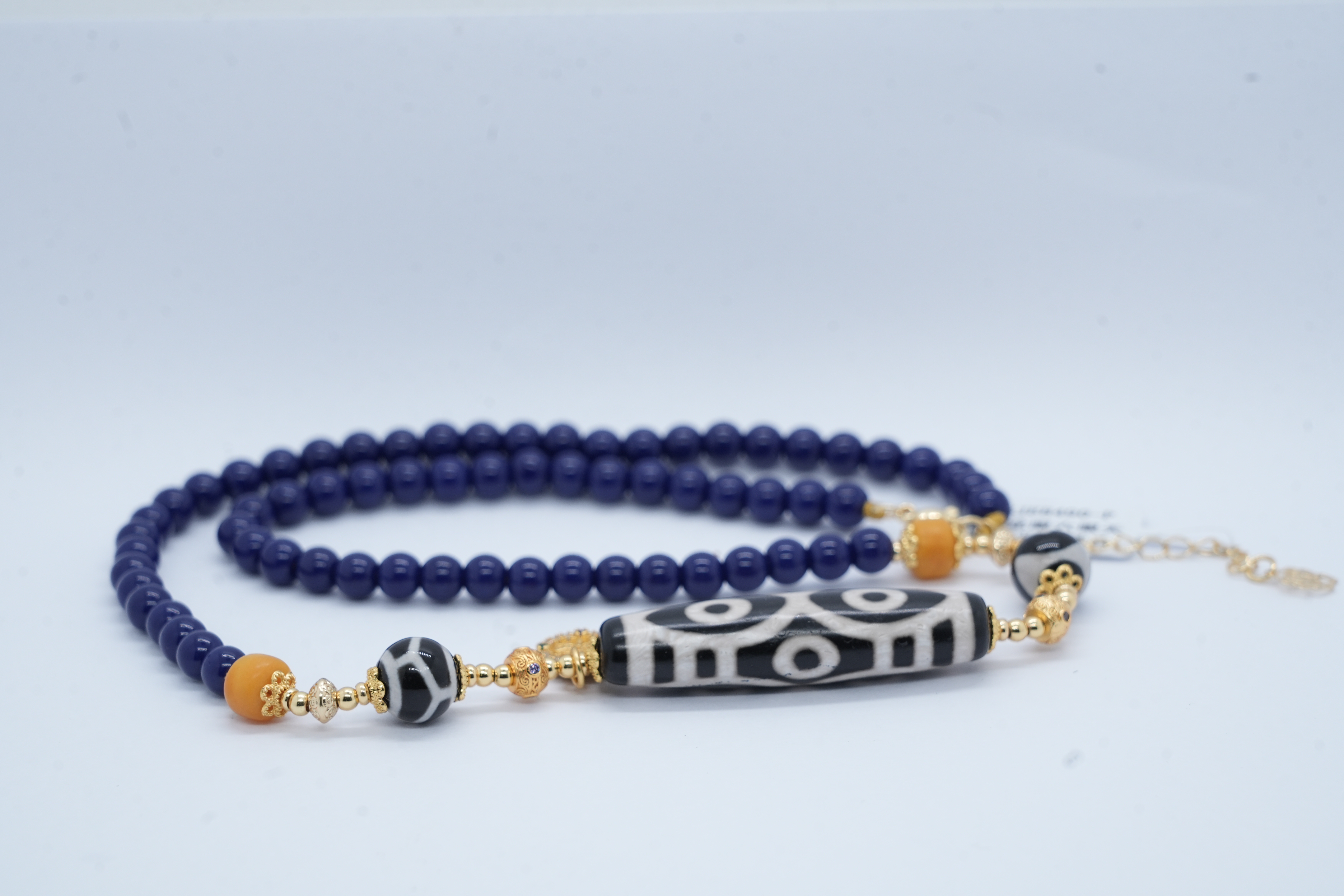 D11 - 黑白龍眼六眼天珠頸鏈設計款