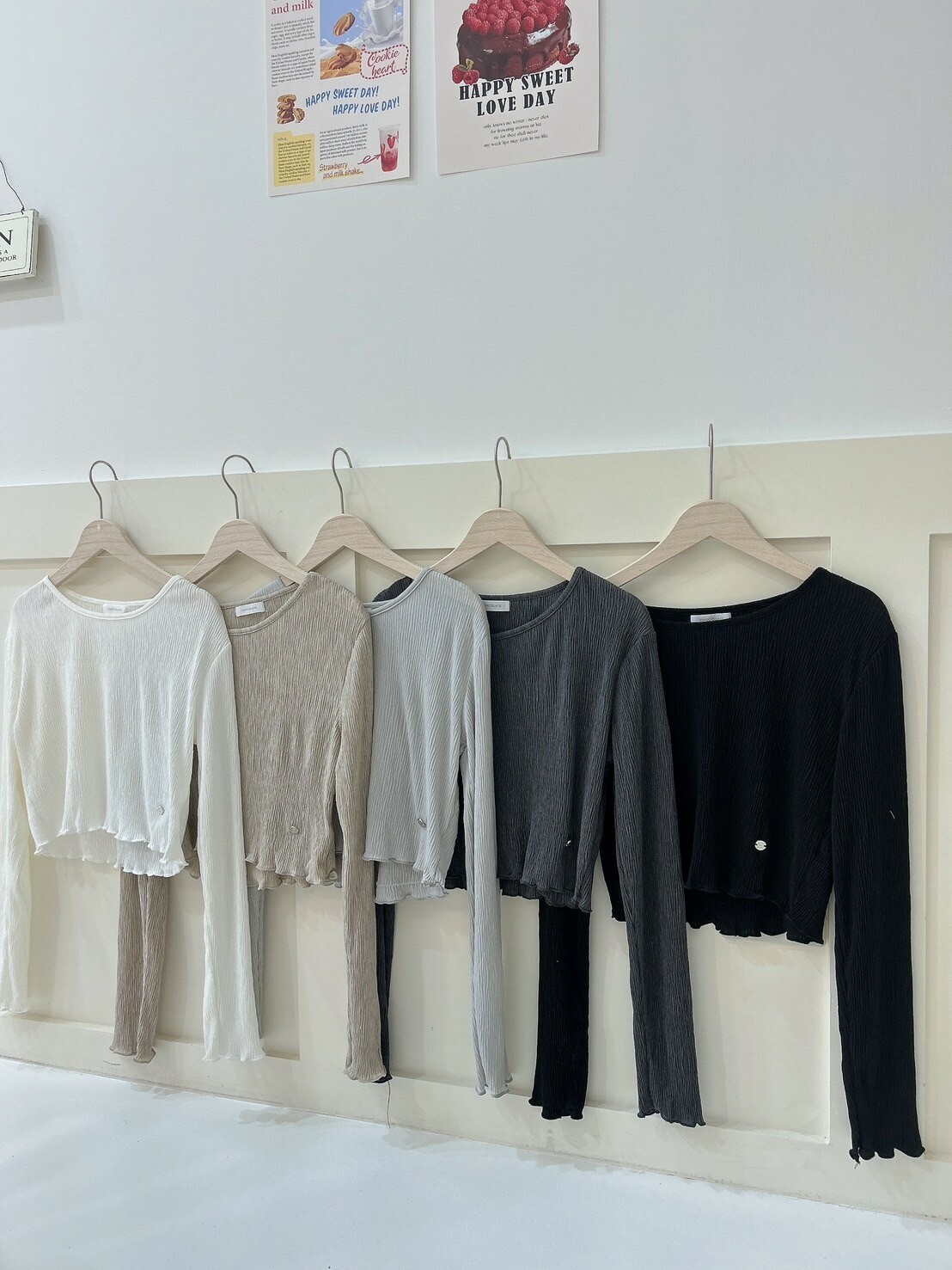 木紋小銀標上衣 軟布料 5colors