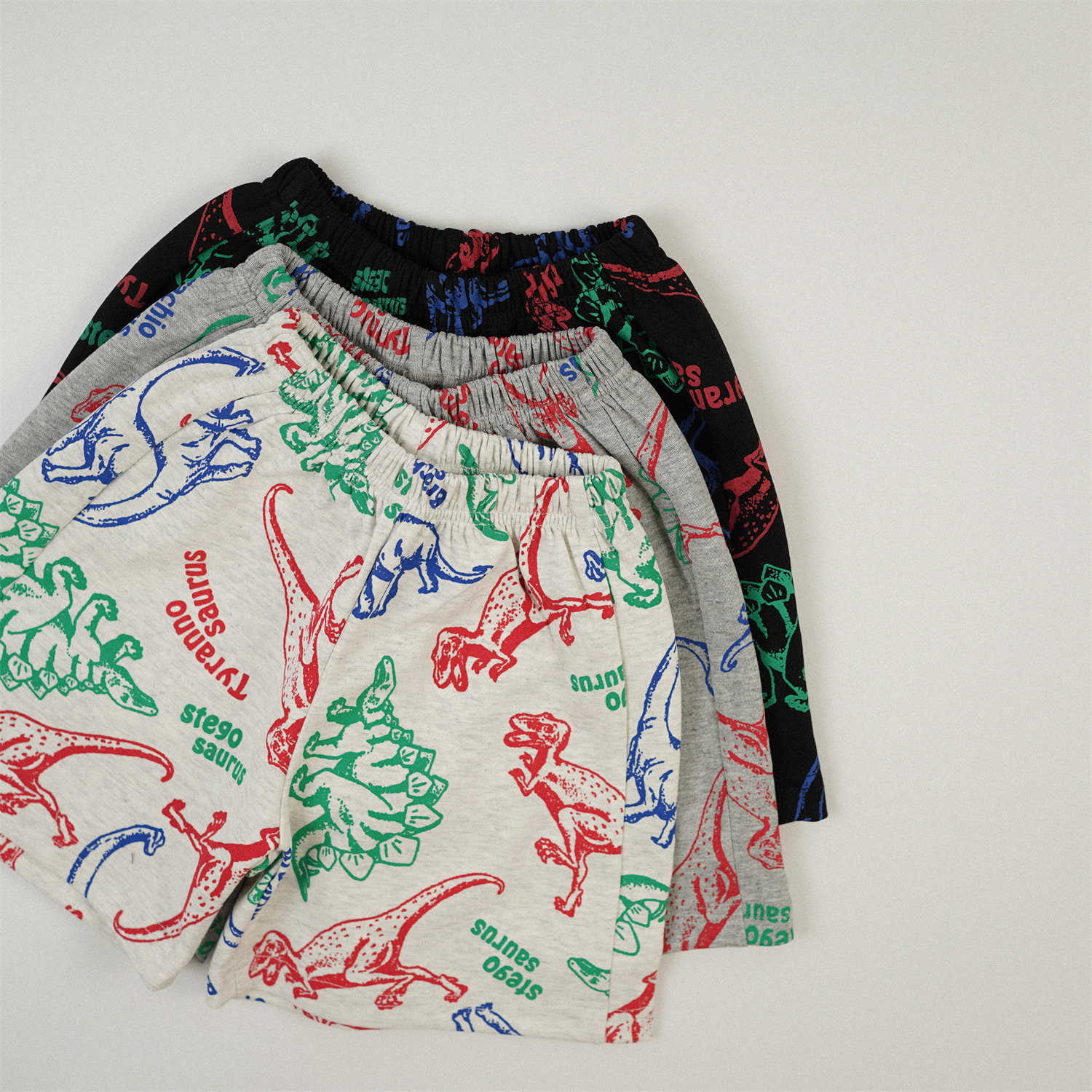 三色手繪恐龍短褲