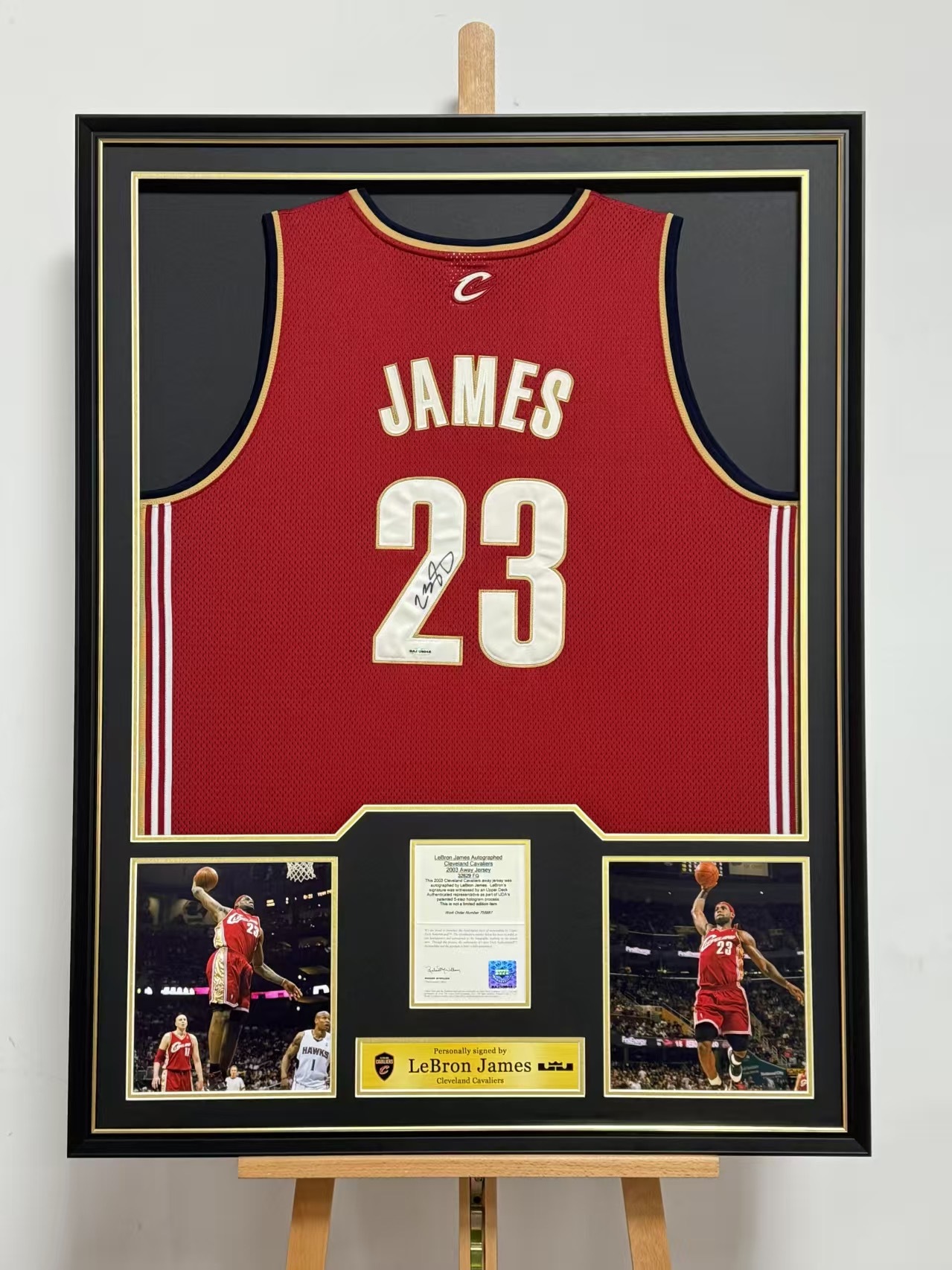 LeBron James 騎士2003年新秀簽名球衣 UDA 公司