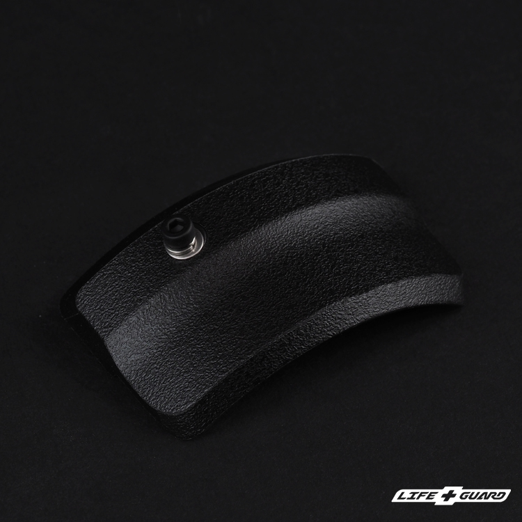 黑色砂紋貼膜質感，LIFE+GUARD 設計風格