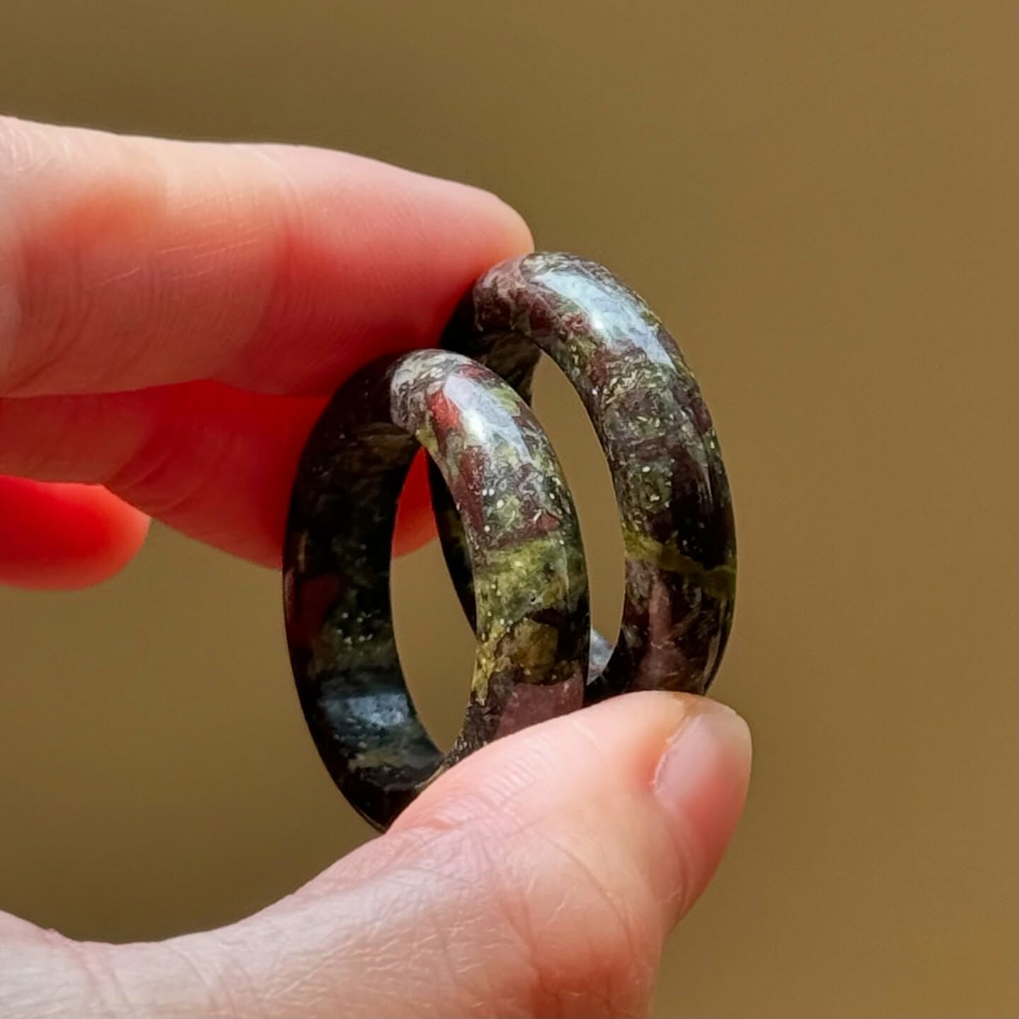 [原石] 龍血石 玉戒