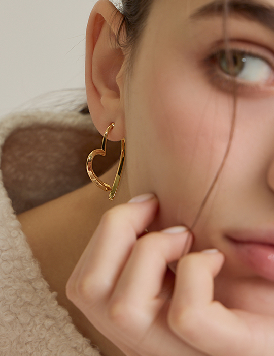 愛心雙線。銀針耳環(金)